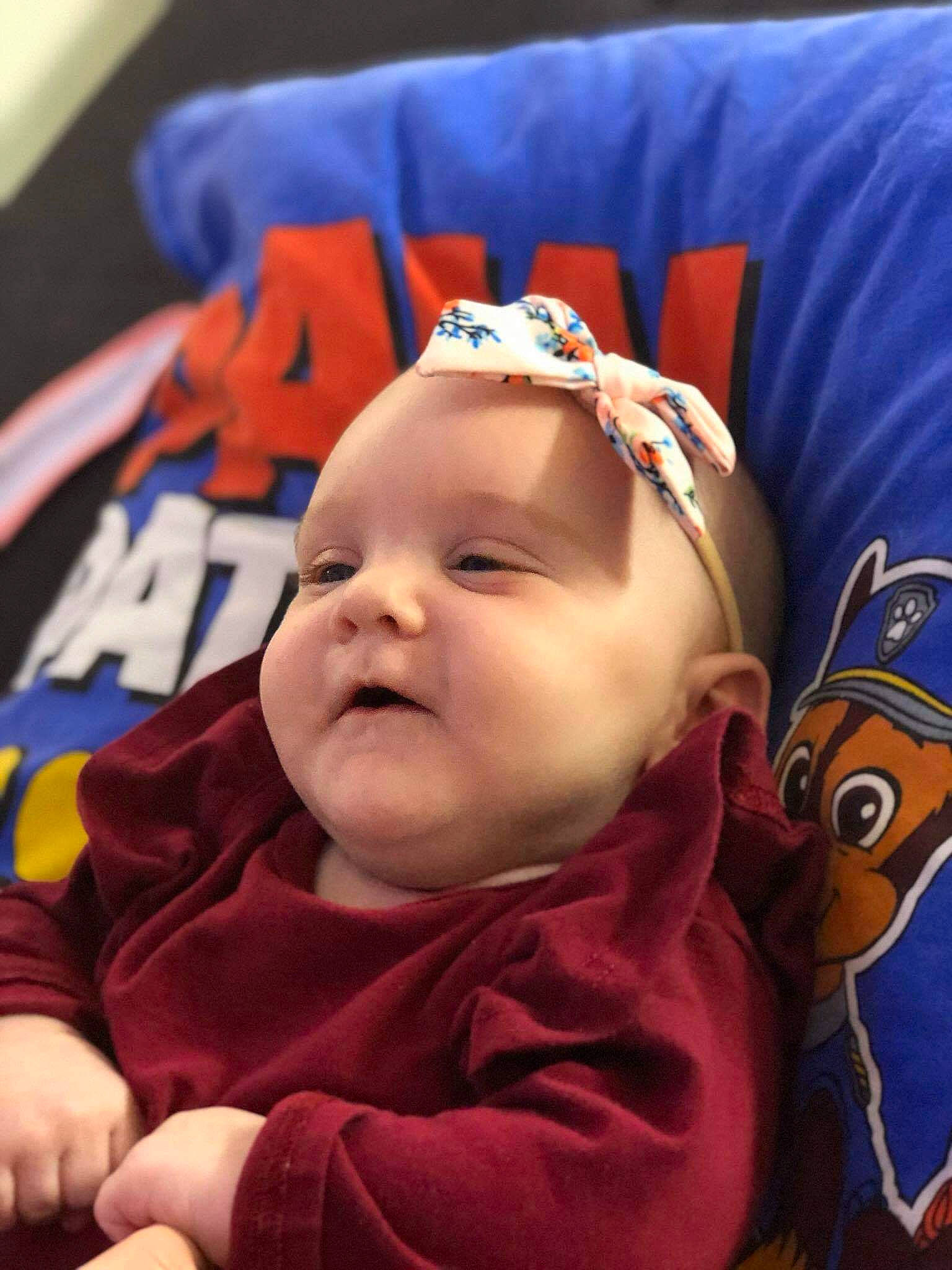 Elyna a rejoint le concours — aidez-le/la à gagner de superbes lots ! baby, bedtime, cheek, child, ear, face, hair_accessory, head, headgear, mouth, nose, person, photography, skin, smile, toddler