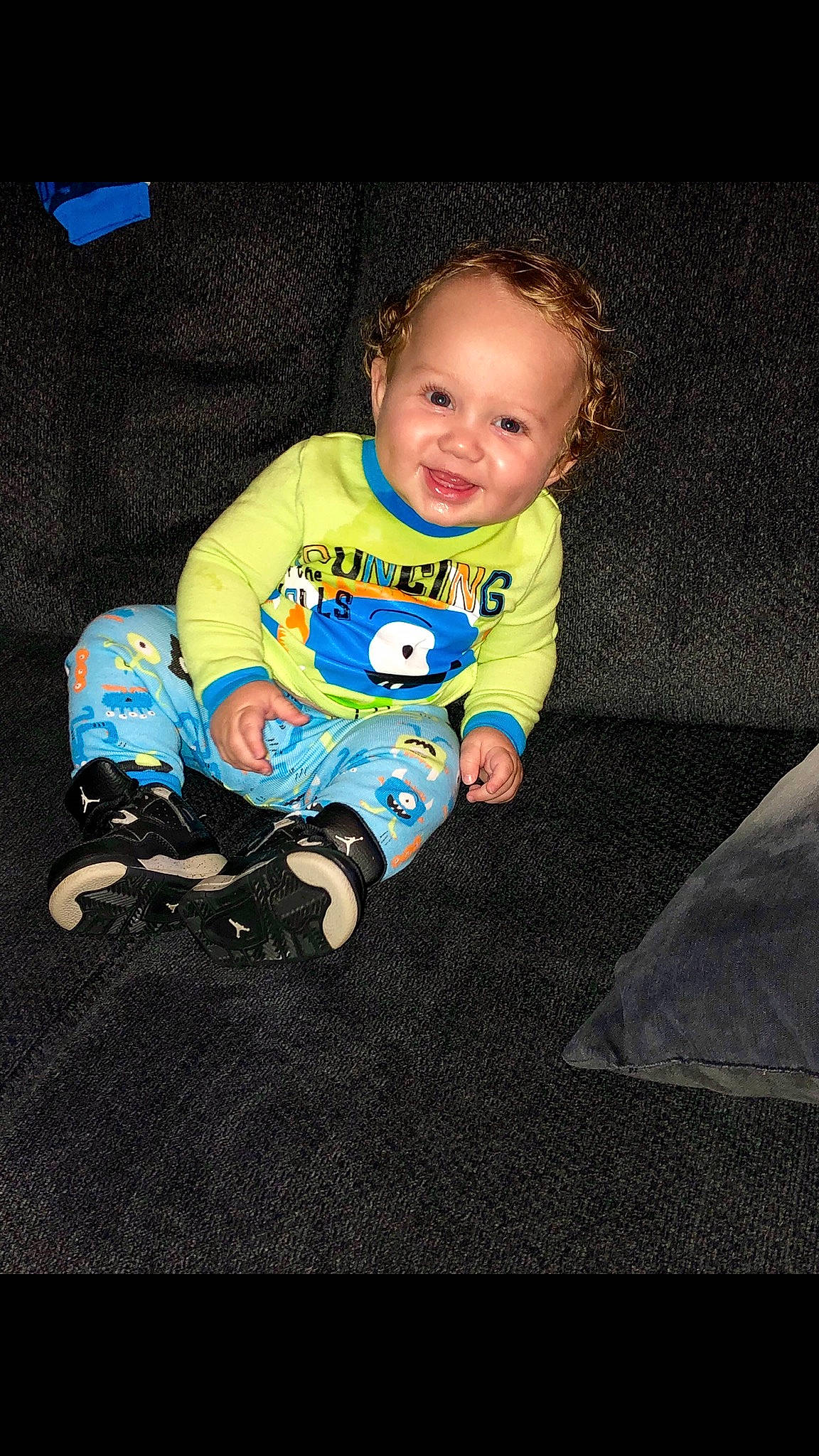 Malikai is registered to the contest to win money with this photo: baby, child, joy, person, play, sitting, smile, toddler