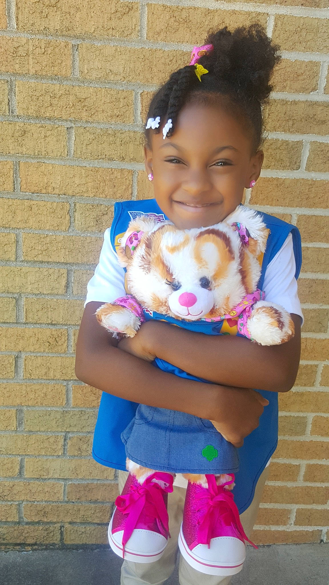 D'Ari is registered to the contest to win money with this photo: abdomen, child, day, fun, girl, hair_accessory, happiness, infant, joy, person, pink, play, product, purple, skin, smile, textile, toddler, toy, trunk