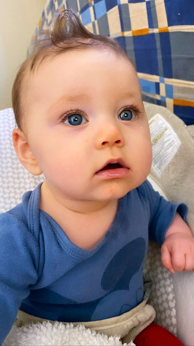 Chayan a rejoint le concours — aidez-le/la à gagner de superbes lots ! azure, baby, baby_toddler_clothing, blue, cheek, chin, ear, eye, eyebrow, eyelash, facial_expression, head, iris, lip, mouth, neck, nose, person, skin, sleeve