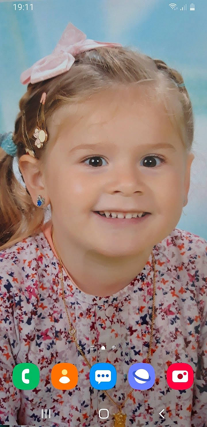 Amelya a rejoint le concours — aidez-le/la à gagner de superbes lots ! blue, cheek, chin, eye, eyelash, face, facial_expression, hair, hairstyle, happy, head, human, iris, joy, lip, nose, organ, person, photograph, skin