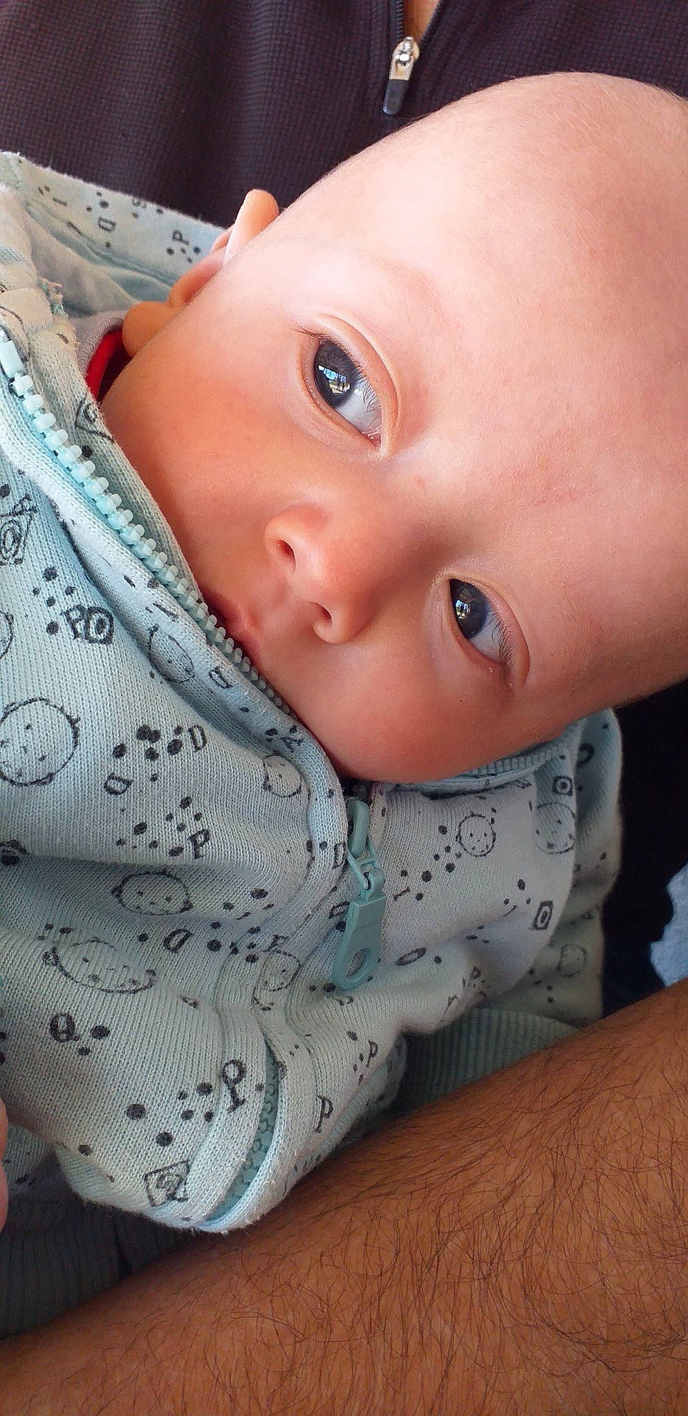 Loan a rejoint le concours — aidez-le/la à gagner de superbes lots ! baby, beauty, blue, cheek, child, chin, close_up, eye, eyebrow, face, forehead, head, lip, mouth, neck, nose, person, skin, textile, toddler