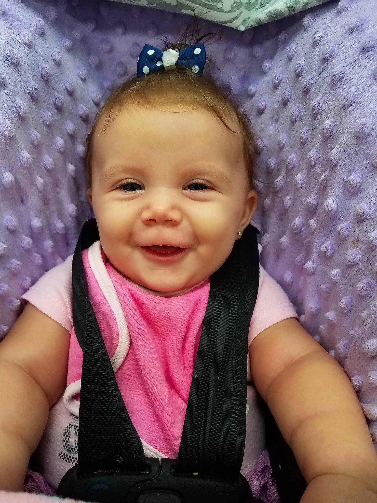 Lucianna is registered to the contest to win money with this photo: baby, beauty, cheek, child, eye, eyebrow, face, facial_expression, forehead, fun, hair_accessory, head, human, iris, joy, lip, nose, person, pink, skin