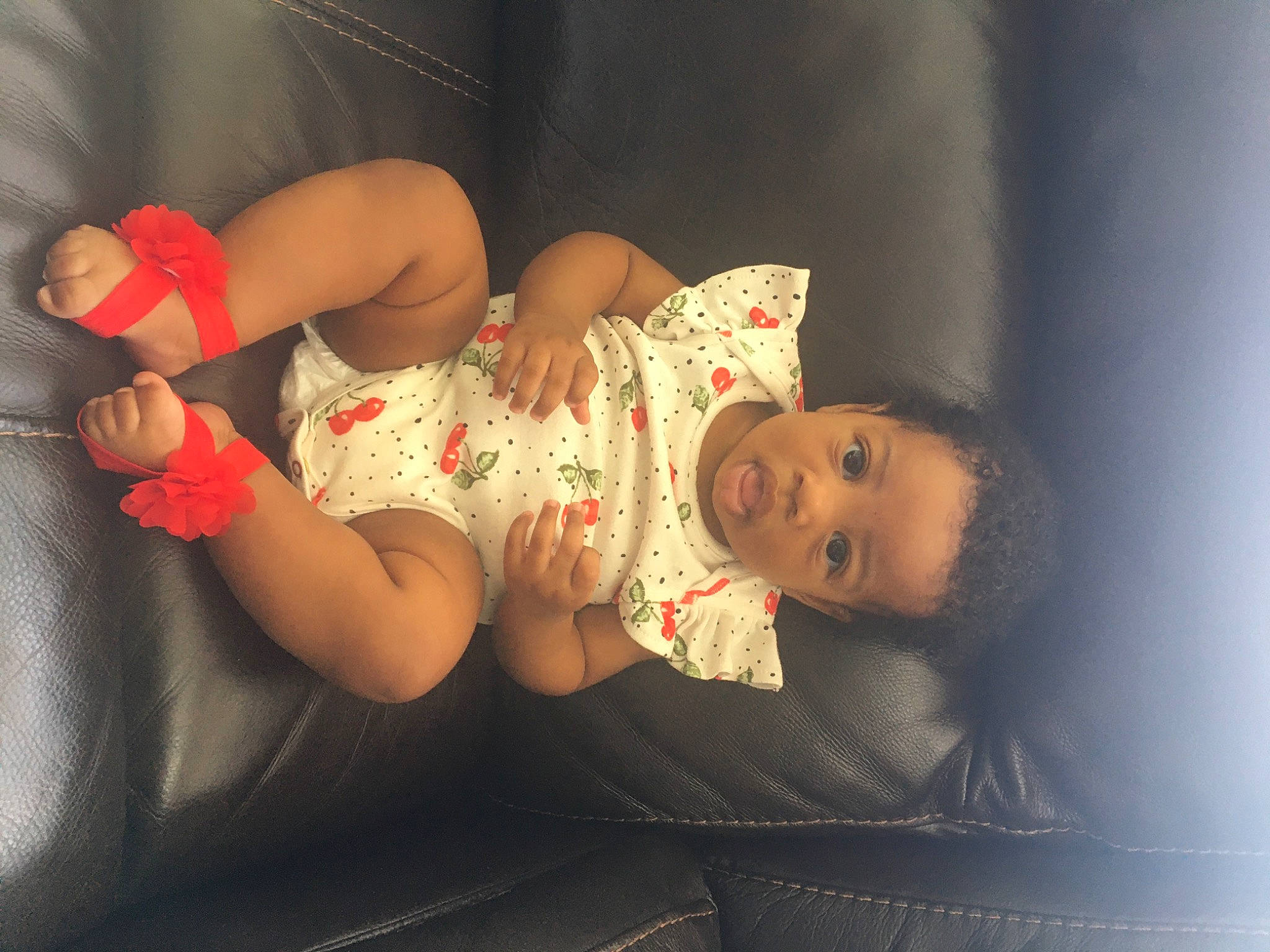 Carolina is registered to the contest to win money with this photo: arm, baby, birth, cheek, child, finger, furniture, hand, leg, lip, nose, person, photography, pink, skin, sleep, toddler