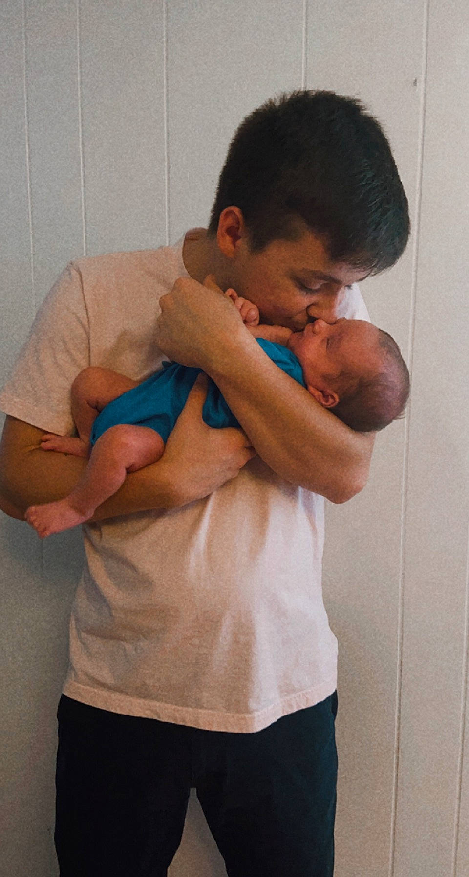 Jettson is registered to the contest to win money with this photo: arm, beard, cheek, chest, comfort, elbow, finger, gesture, hand, happy, human_body, joint, mouth, muscle, neck, nose, person, shoulder, standing, stomach