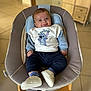 Elio a rejoint le concours — aidez-le/la à gagner de superbes lots ! baby, child, smile, baby_chair, sweatshirt, stitch, disney, indoor, footwear, sock, cushion, furniture, person, cute, happy, portrait, home, cozy, infant, clothing