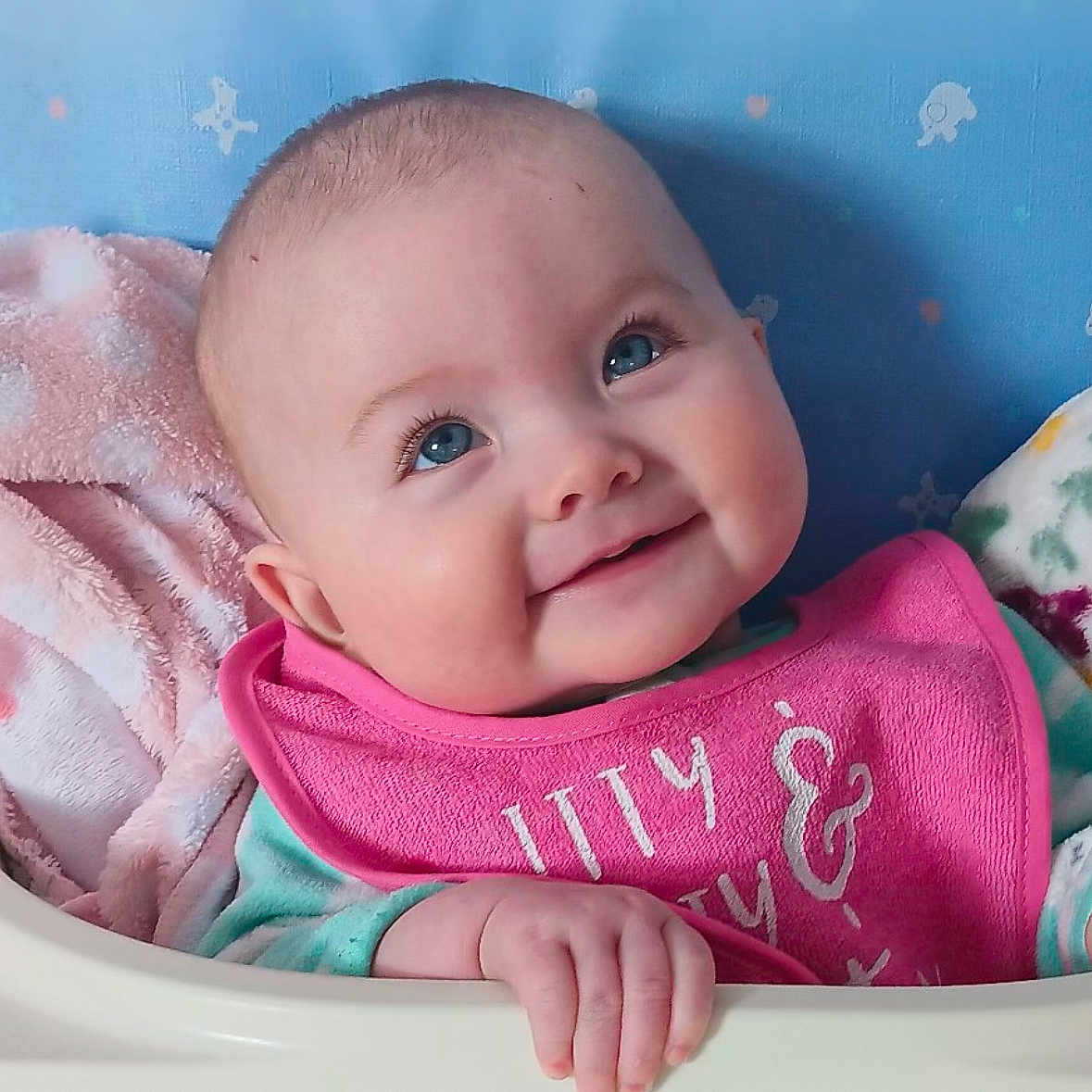 Summer is registered to the contest to win money with this photo: baby, babylaughing, bathing, bathtub, bed, bib, bodypart, cushion, face, finger, hand, happy, head, homedecor, newborn, person, photography, portrait, smile, tub