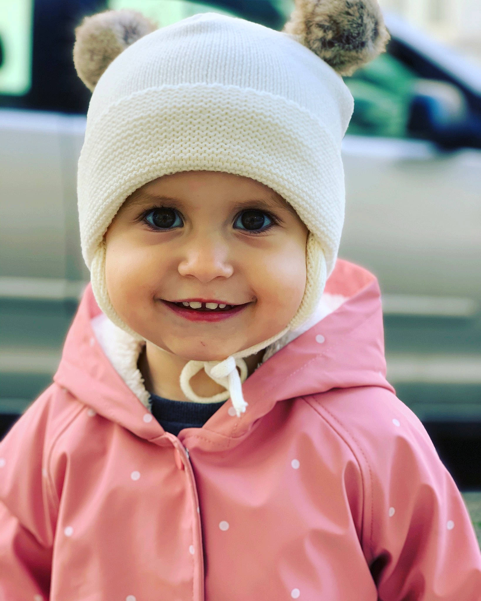 Milana a rejoint le concours — aidez-le/la à gagner de superbes lots ! cap, clothing, cool, eye, face, fun, happy, headgear, headwear, jacket, joy, knit_cap, outerwear, person, photograph, pink, skin, sleeve, smile, street_fashion