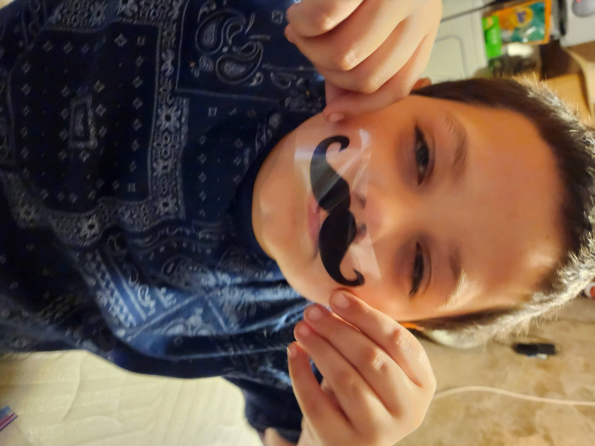 Nicoli is registered to the contest to win money with this photo: black_hair, cool, eyebrow, eyelash, eyewear, finger, gesture, hand, happy, leather_jacket, lip, mouth, neck, nose, person, skin, sleeve, smile, sunglasses, thumb