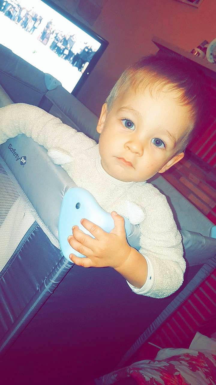 Lyam a rejoint le concours — aidez-le/la à gagner de superbes lots ! baby, baby_products, child, ear, eye, person, product, skin, toddler