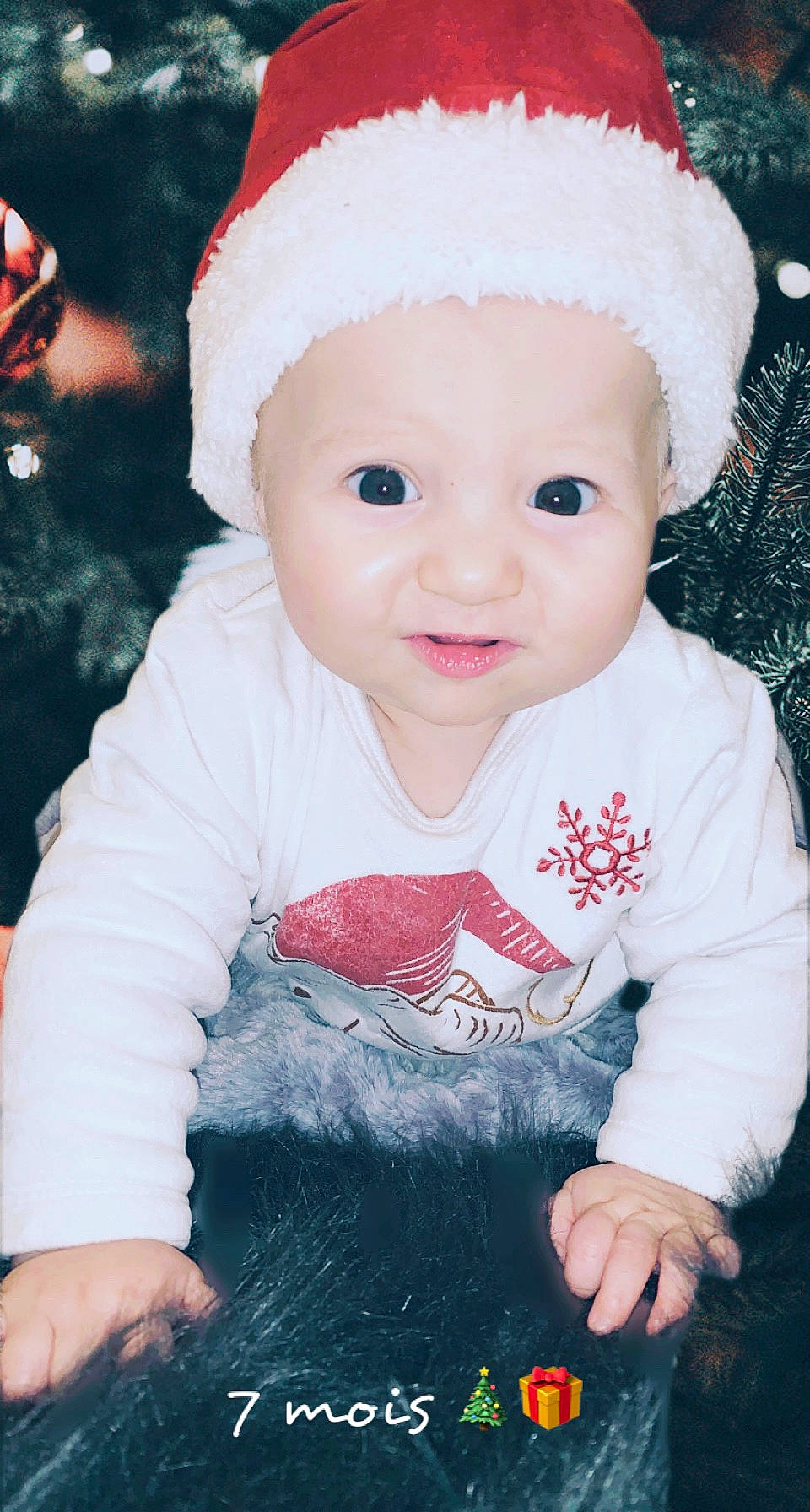 Ophelia participe au concours pour gagner de l'argent avec cette photo : baby, baby_toddler_clothing, cap, cheek, child, costume_hat, event, fur, happy, hat, headwear, holiday, lip, pattern, person, pink, red, skin, sleeve, smile