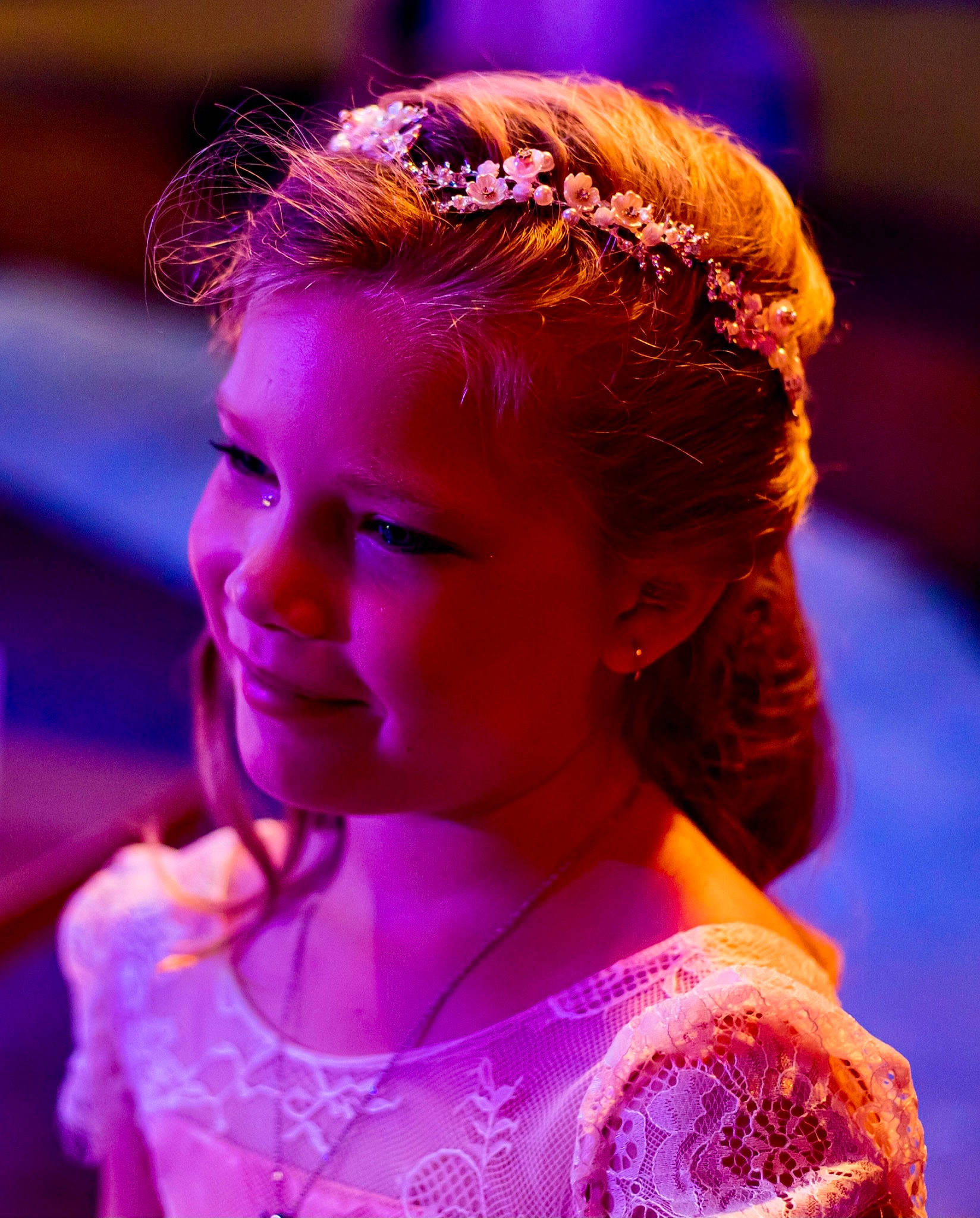 Taïna participe au concours pour gagner de l'argent avec cette photo : beauty, bun, chin, entertainment, event, eye, eyelash, facial_expression, fashion_design, hairstyle, happy, head, headgear, headpiece, lip, magenta, performing_arts, person, pink, purple