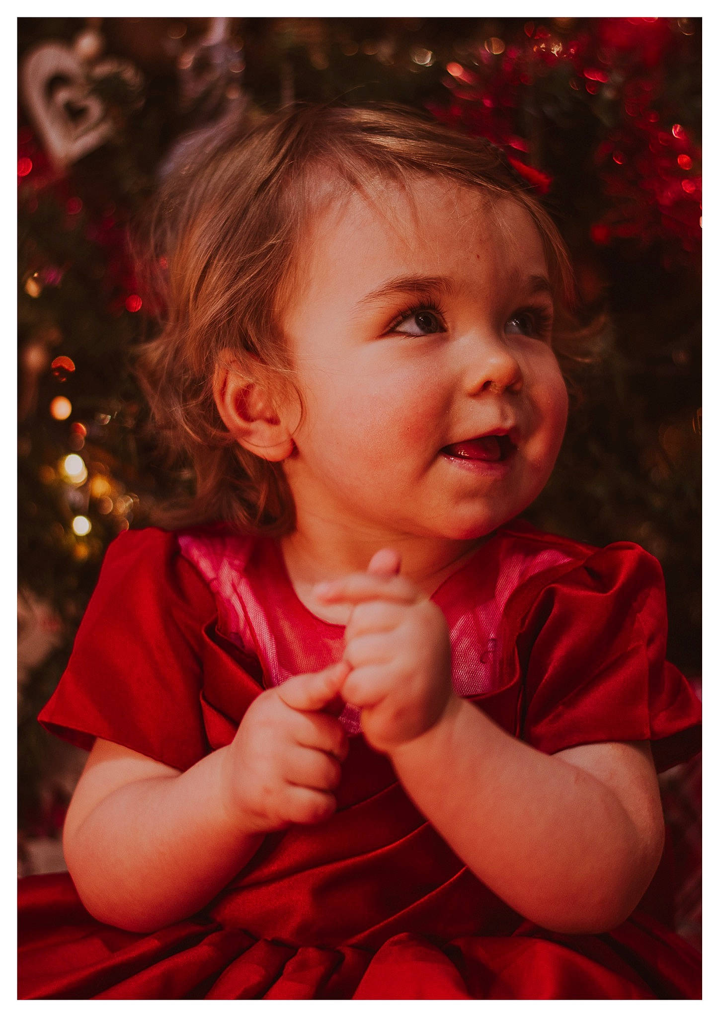 Luna participe au concours pour gagner de l'argent avec cette photo : baby, baby_toddler_clothing, beauty, cheek, child, event, eye, flash_photography, fun, gesture, happy, lip, magenta, person, pink, portrait_photography, red, sleeve, smile, snapshot