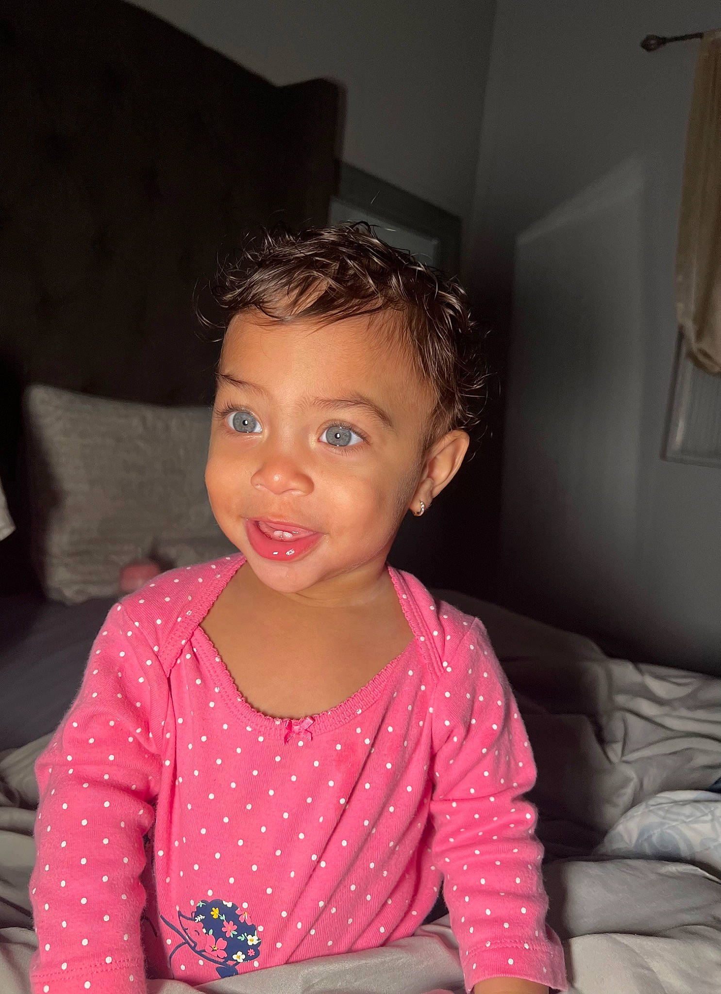 Lunna is registered to the contest to win money with this photo: baby_toddler_clothing, black_hair, cheek, chin, comfort, eye, face, flash_photography, fun, hair, hairstyle, happy, head, iris, lip, mouth, nose, person, skin, sleeve