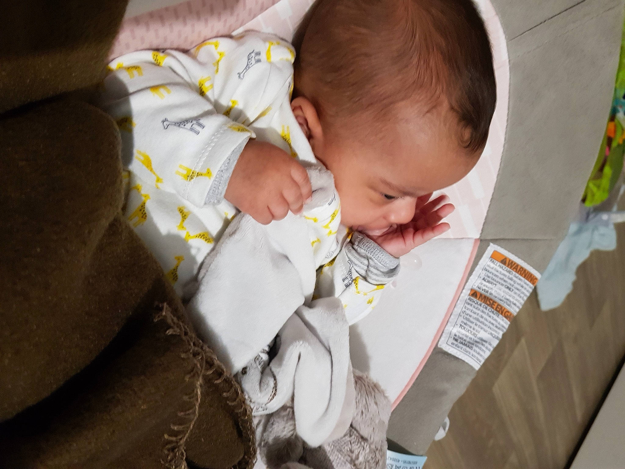 Nalia participe au concours pour gagner de l'argent avec cette photo : baby, baby_products, baby_sleeping, baby_toddler_clothing, bedtime, carmine, child, comfort, linens, nail, nap, pattern, person, room, sitting, sleep, textile, toddler, tree, wood