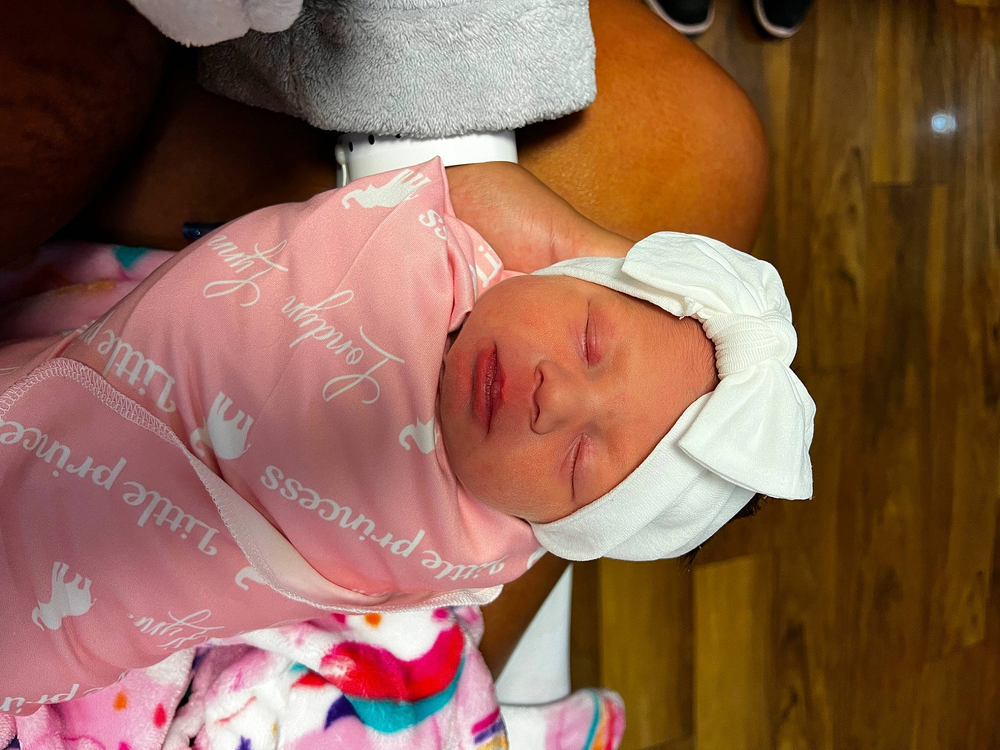 Londyn is registered to the contest to win money with this photo: abdomen, arm, baby, baby_toddler_clothing, chest, clothing, elbow, eyelash, finger, hand, hat, headwear, human_body, human_leg, muscle, person, pink, skin, thigh, toddler