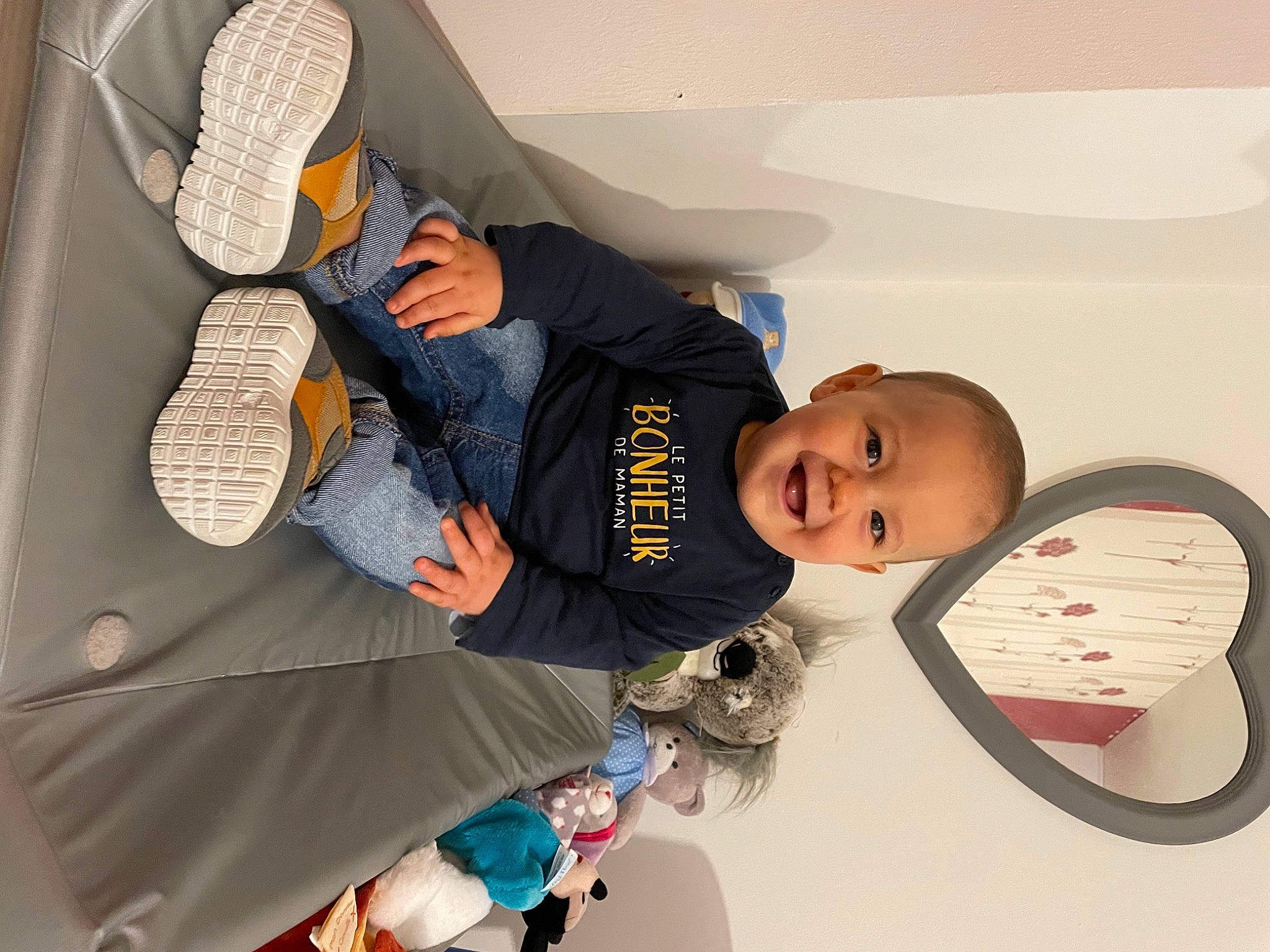 Tom a rejoint le concours — aidez-le/la à gagner de superbes lots ! baby_toddler_clothing, comfort, joy, person, product, shoe, space, walking_shoe