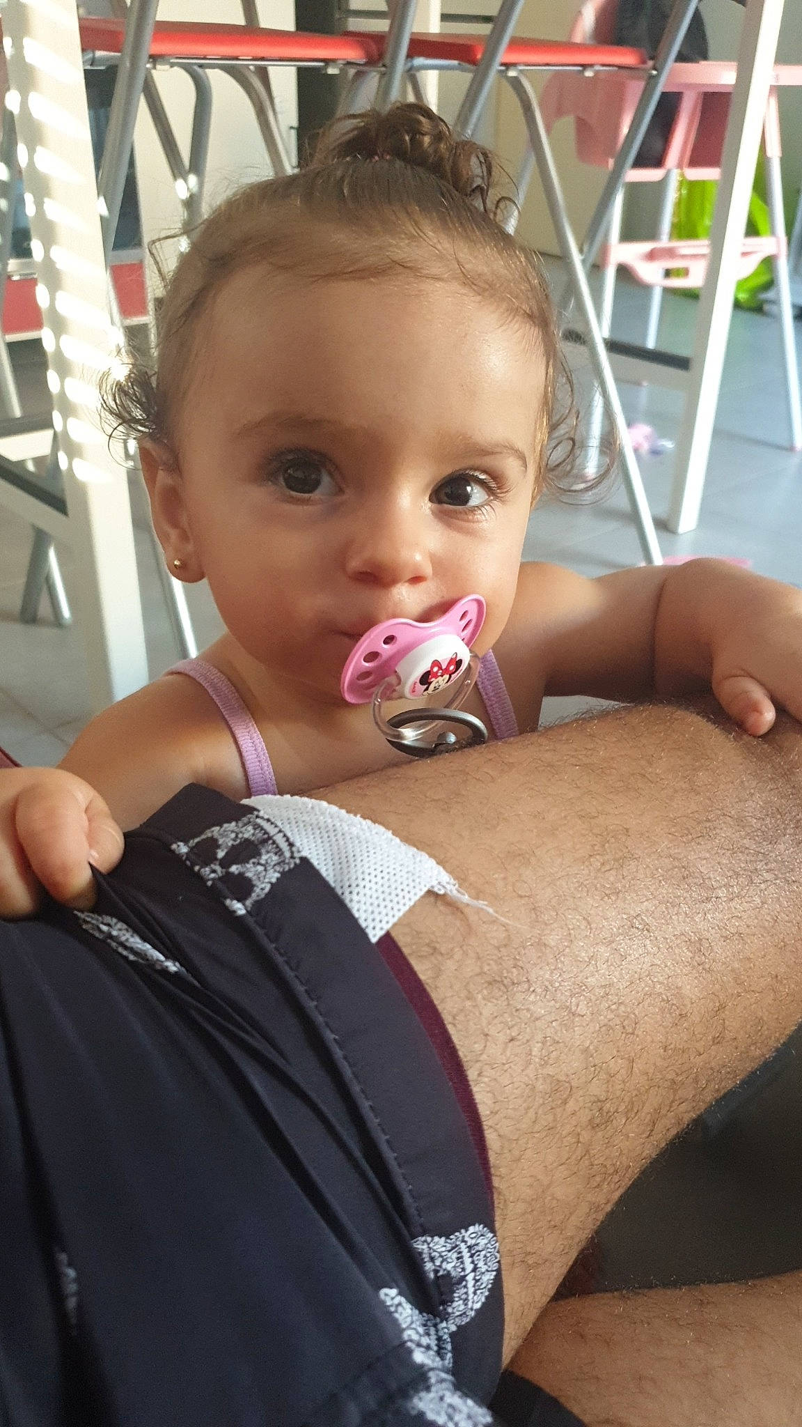 Chelsy a rejoint le concours — aidez-le/la à gagner de superbes lots ! arm, child, ear, finger, neck, person, toddler