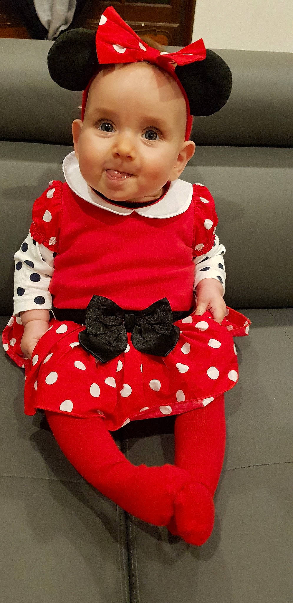 MaËlia a rejoint le concours — aidez-le/la à gagner de superbes lots ! child, costume, fun, girl, headgear, infant, person, product, red, skin, smile, textile, toddler