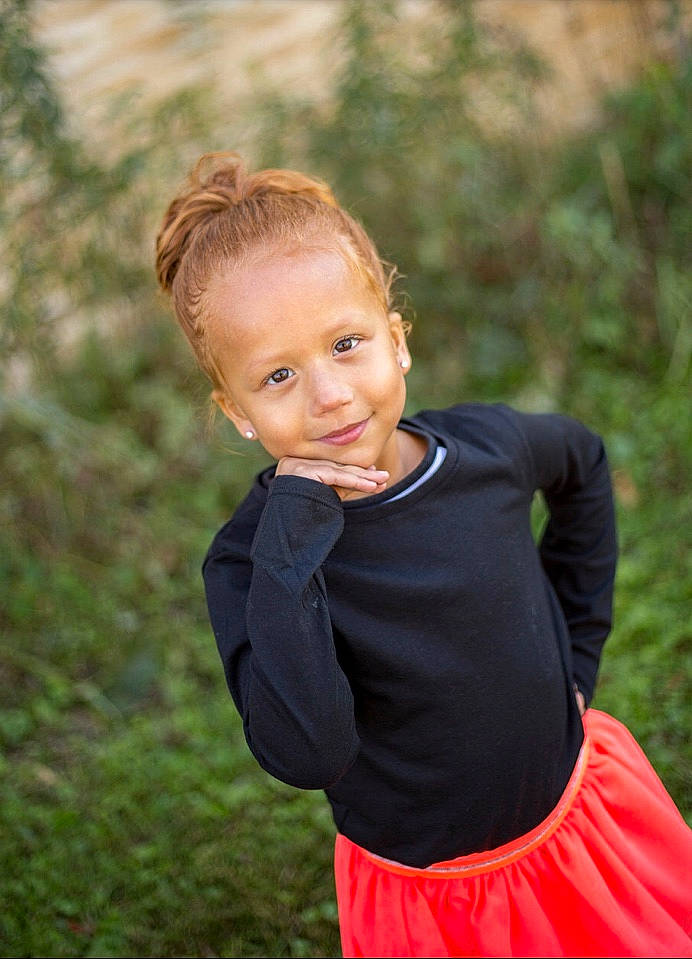 Keonna joined the competition — help win amazing prizes! blond, child, child_model, grass, people, people_in_nature, person, photography, smile, toddler