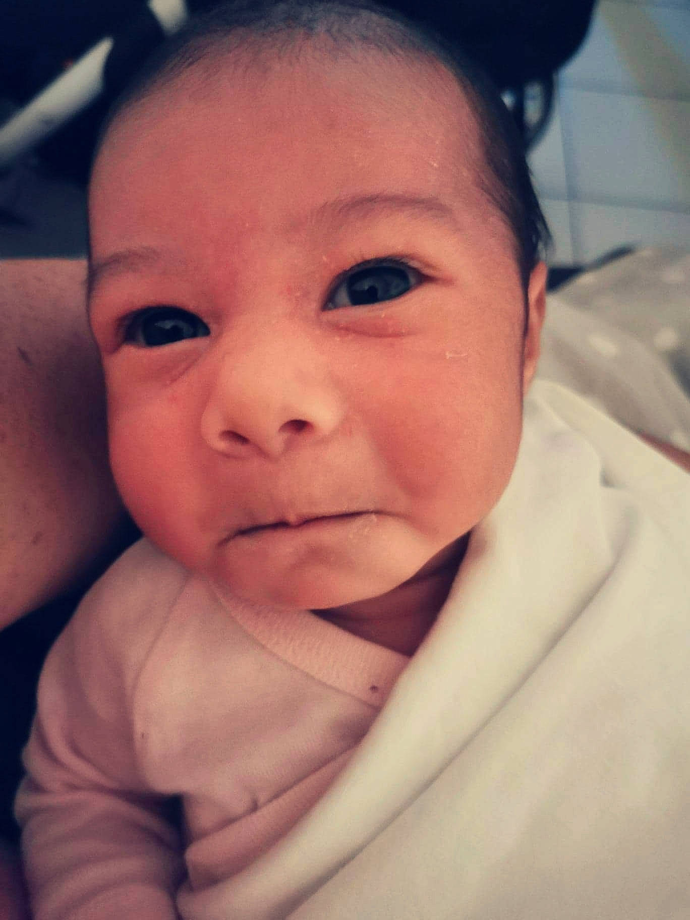 Tiya a rejoint le concours — aidez-le/la à gagner de superbes lots ! baby, beauty, cheek, child, chin, close_up, eye, eyebrow, face, facial_expression, forehead, hair, head, lip, mouth, nose, organ, person, skin, smile