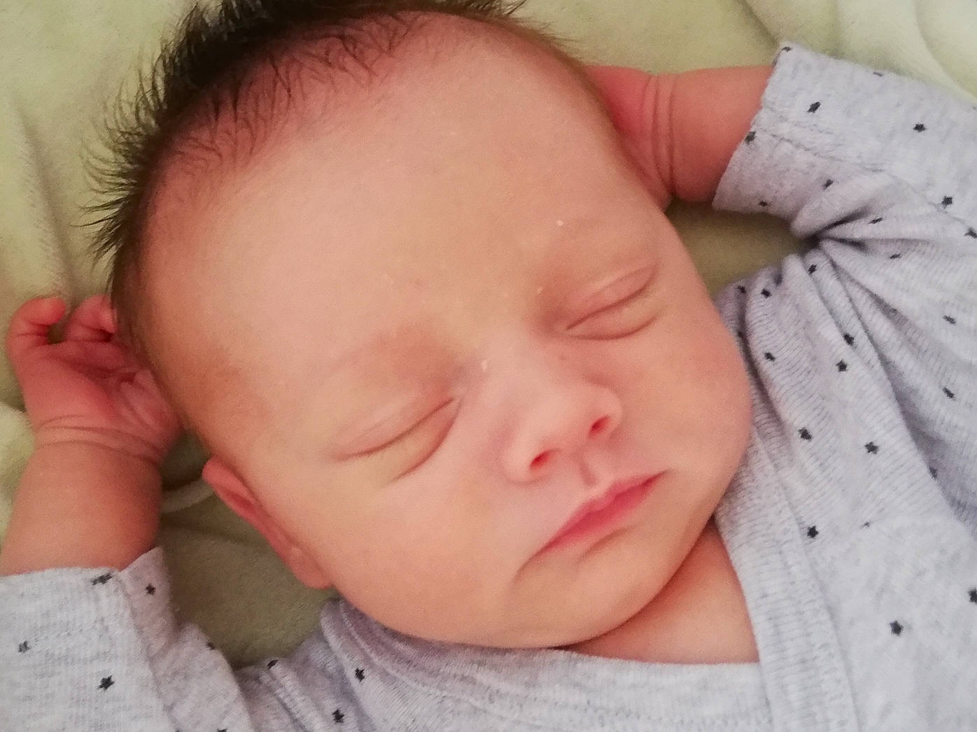 Tyler a rejoint le concours — aidez-le/la à gagner de superbes lots ! baby, baby_sleeping, beauty, bedtime, cheek, child, chin, close_up, ear, eye, face, forehead, hand, head, lip, mouth, nap, nose, person, skin