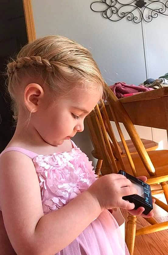 Evelynn is registered to the contest to win money with this photo: child, person, play, toddler