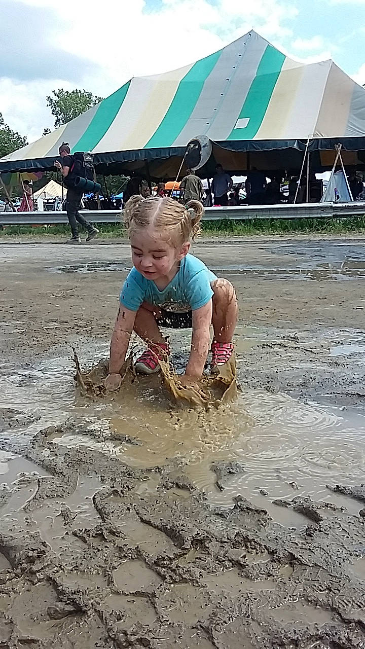 Evelynn is registered to the contest to win money with this photo: fun, mud, person, play, puddle, sand, soil
