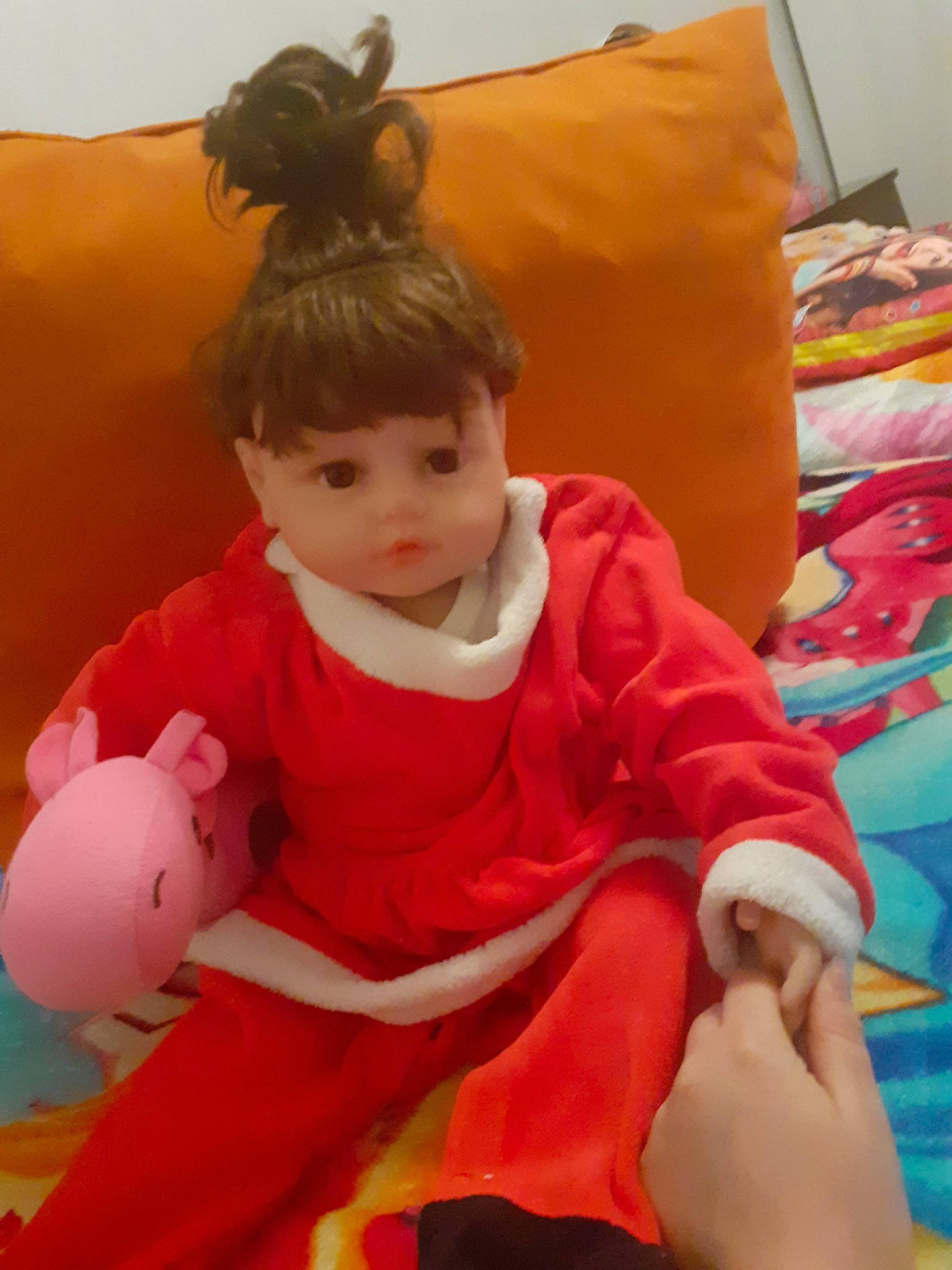 Lola participe au concours pour gagner de l'argent avec cette photo : baby, child, person, play, toddler