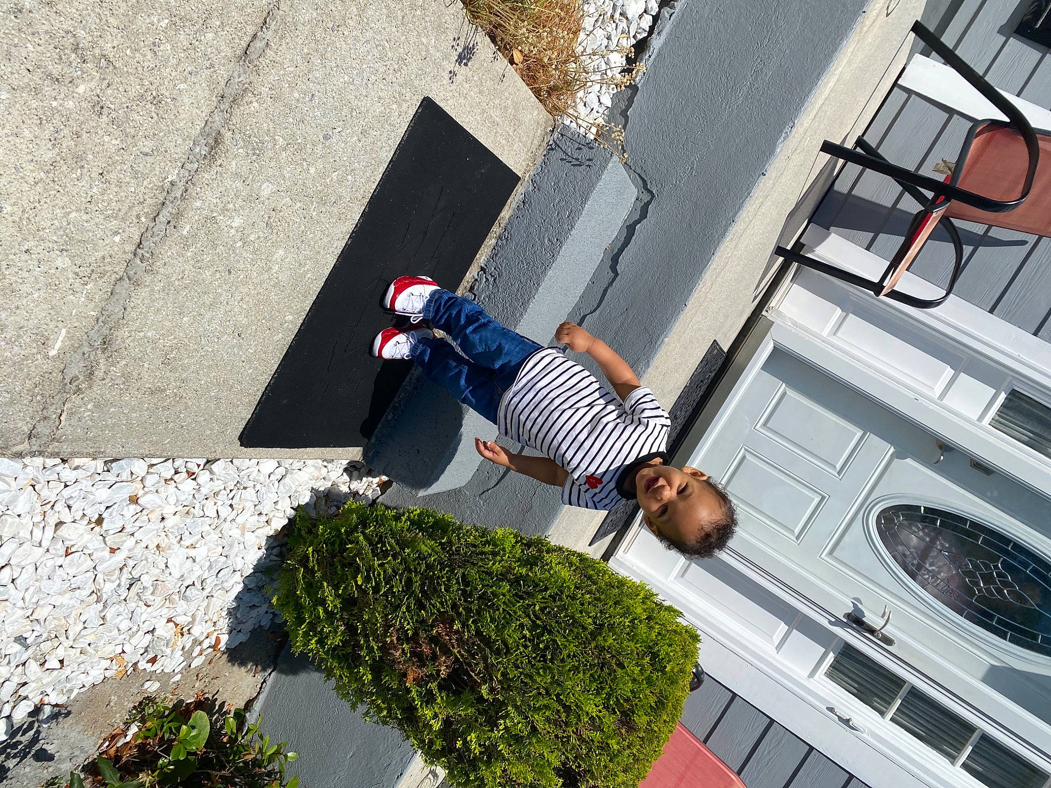 Tre is registered to the contest to win money with this photo: asphalt, city, concrete, design, facade, grass, landscape, leisure, pedestrian, person, photograph, plant, property, recreation, road, road_surface, shrub, sidewalk, street, urban_design