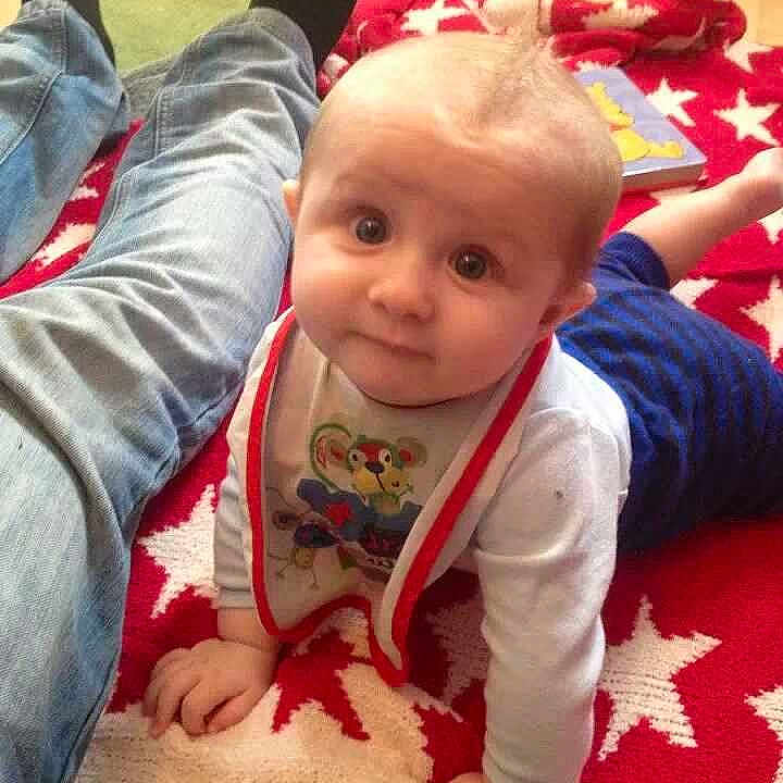 Arthur is registered to the contest to win money with this photo: