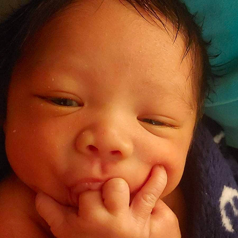 Cewmonie is registered to the contest to win money with this photo: baby, cheek, chin, eye, eyebrow, eyelash, face, finger, forehead, gesture, happy, iris, lip, mouth, muscle, nose, person, skin, smile, thumb