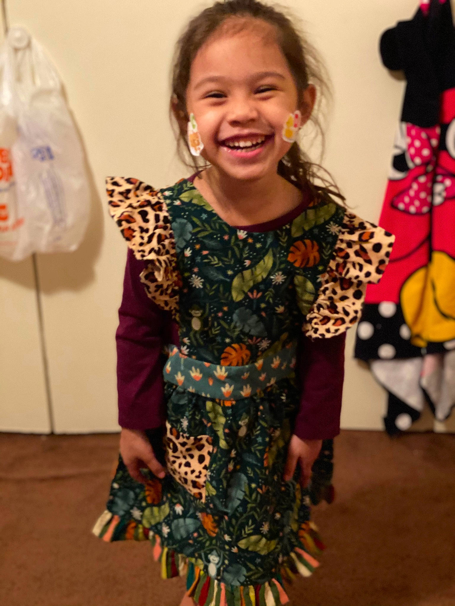 Kairi is registered to the contest to win money with this photo: child, day_dress, dress, entertainment, face, facial_expression, fashion, fashion_design, hair, hairstyle, happy, head, joint, joy, neck, one_piece_garment, person, shoulder, sleeve, smile