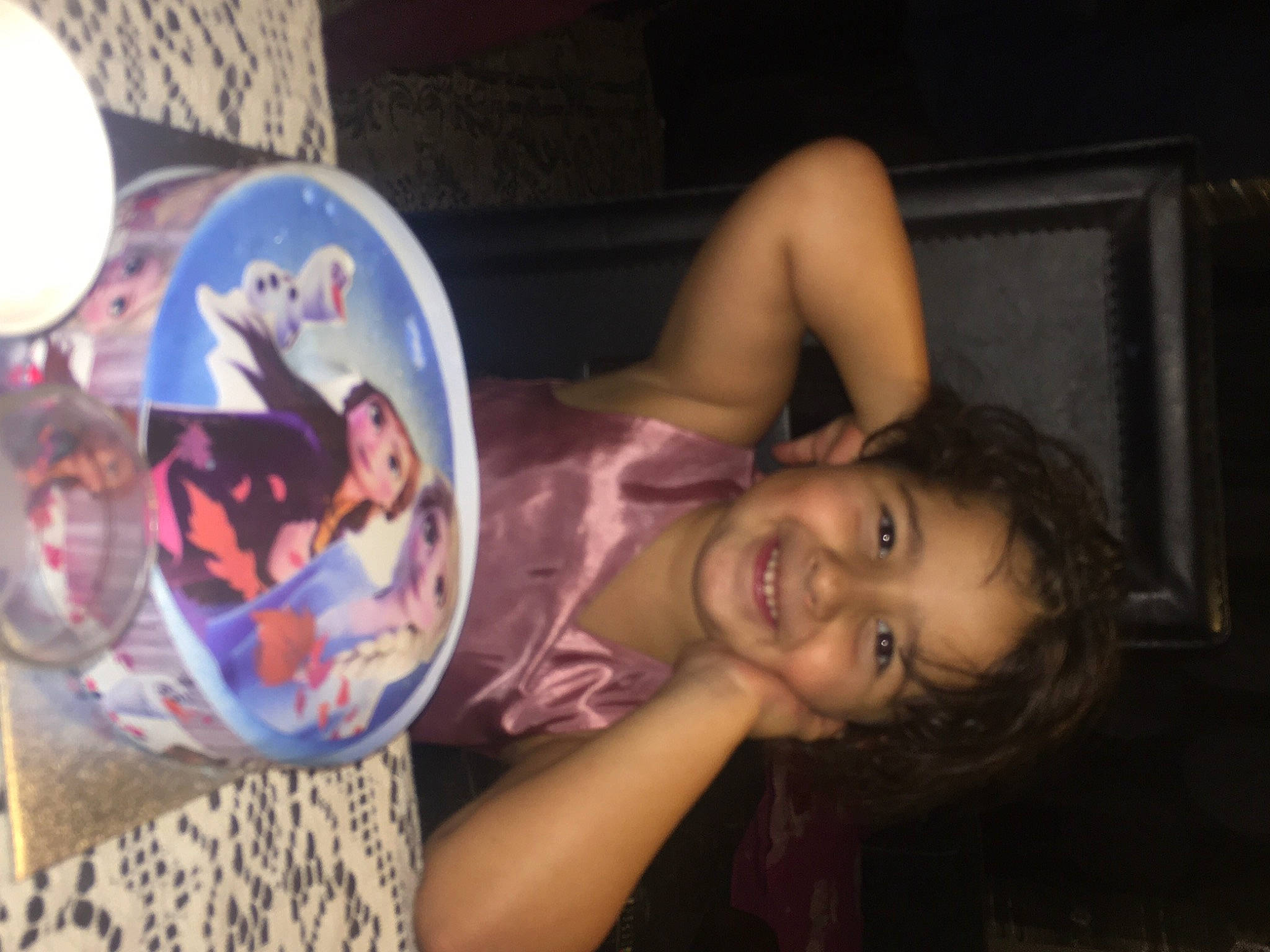 Aïcha a rejoint le concours — aidez-le/la à gagner de superbes lots ! abdomen, chest, child, circle, event, flash_photography, fun, happy, headwear, joy, leisure, mouth, party, person, plant, room, smile, space, t_shirt, thigh