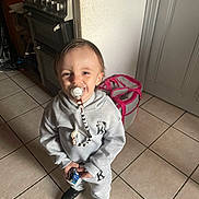 Mylan a rejoint le concours — aidez-le/la à gagner de superbes lots ! baby, bodypart, clothing, coat, cream, cutlery, dessert, face, finger, food, footwear, hand, head, icecream, pants, person, photography, portrait, shoe, spoon