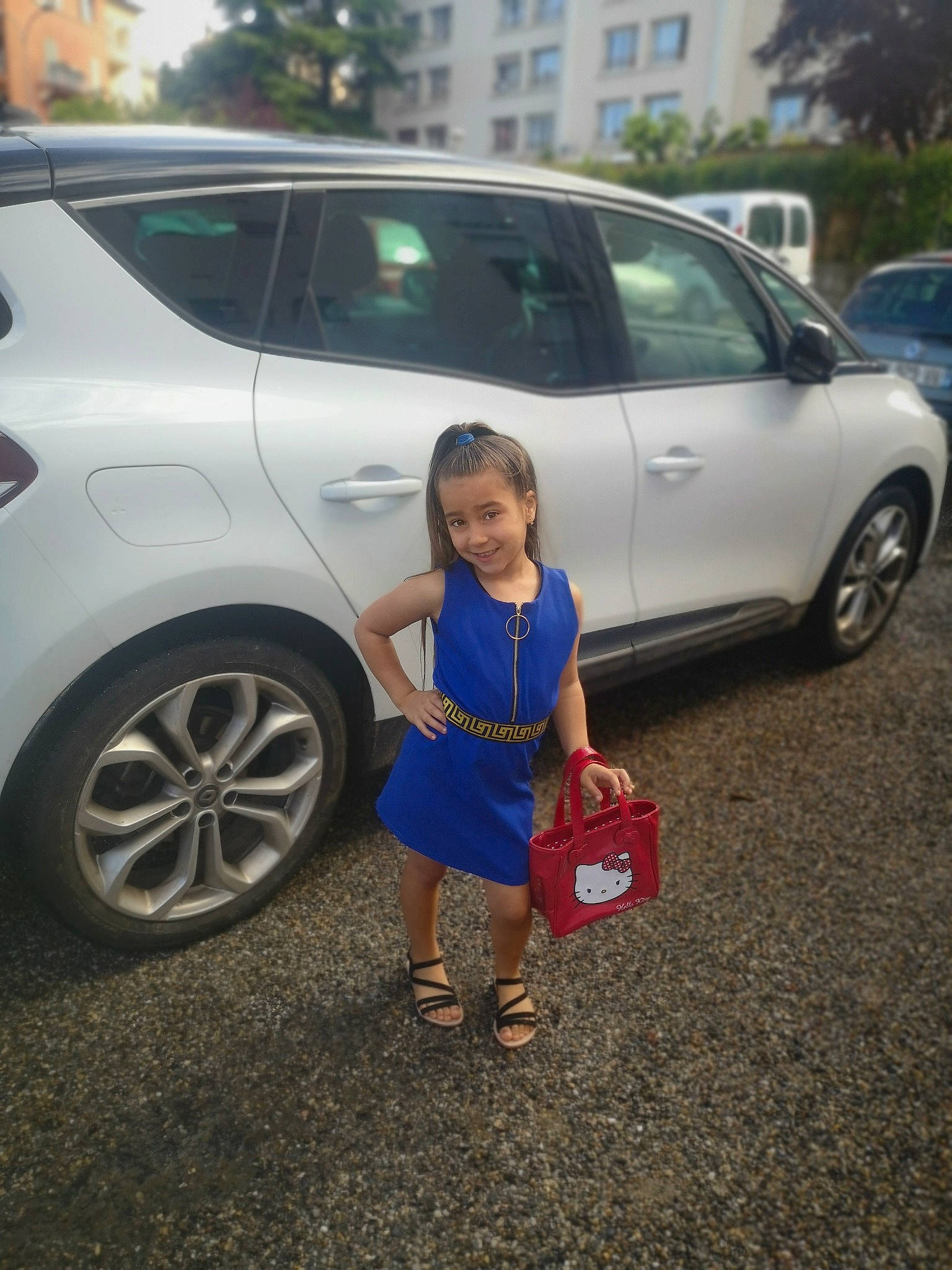 Shanna a rejoint le concours — aidez-le/la à gagner de superbes lots ! alloy_wheel, car, city_car, compact_mpv, crossover_suv, family_car, hatchback, hot_hatch, joy, kia_motors, minivan, nissan, person, photography, product, snapshot, sport_utility_vehicle, subcompact_car, vacation, vehicle