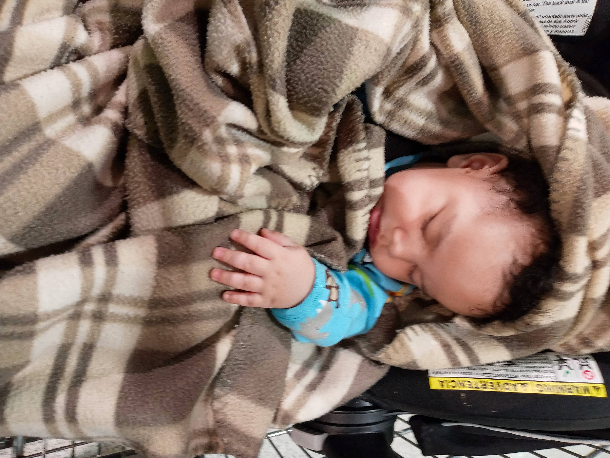 Gio is registered to the contest to win money with this photo: baby, baby_products, baby_sleeping, baby_toddler_clothing, bedtime, button, child, comfort, linens, nap, pattern, person, plaid, sleep, tartan, textile, toddler