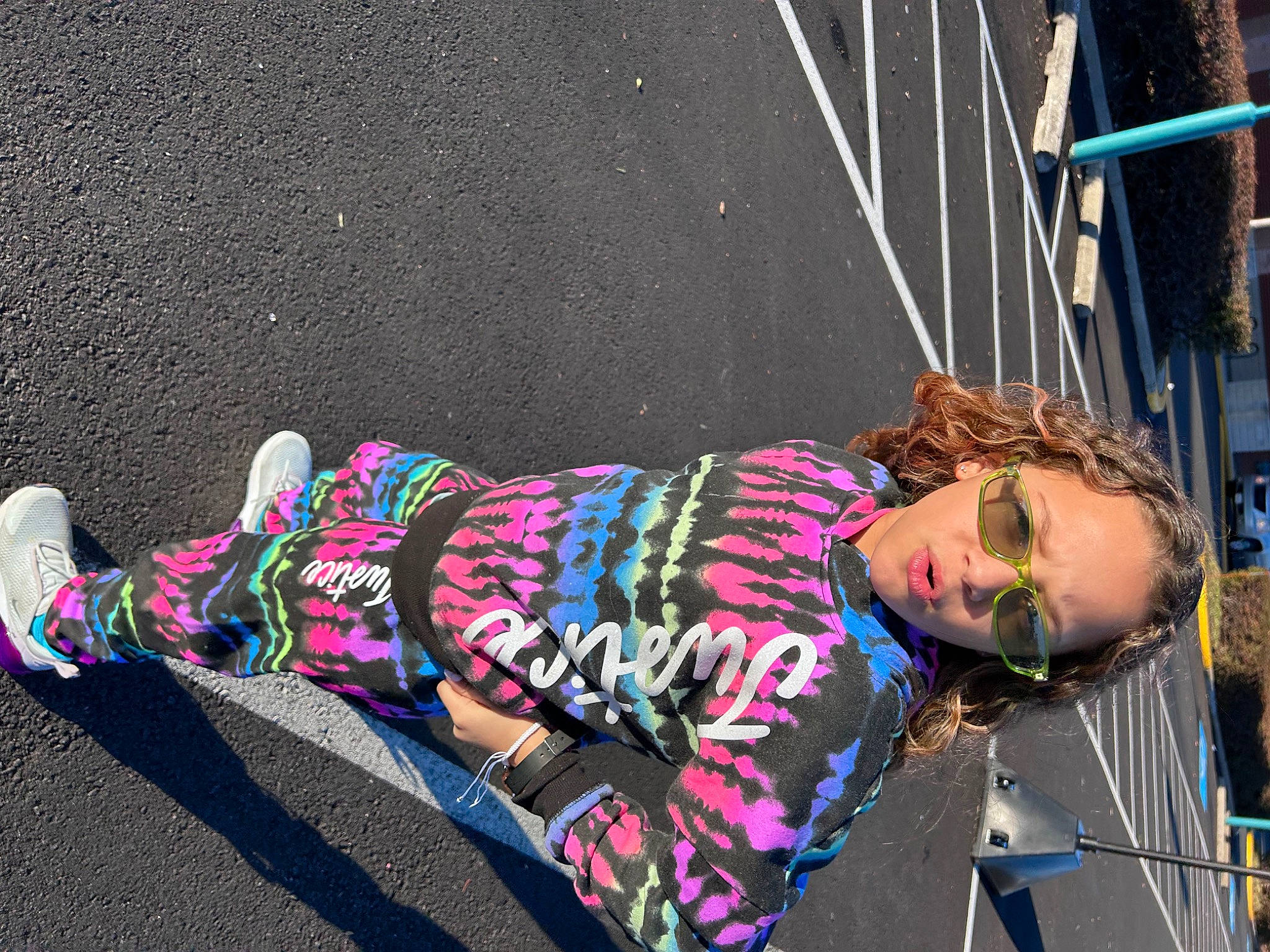 Heavenly joined the competition — help win amazing prizes! artist, asphalt, entertainment, event, eyewear, fashion_accessory, fun, grass, leisure, magenta, music, pattern, performing_arts, person, road_surface, shadow, sidewalk, street, sunglasses, tree