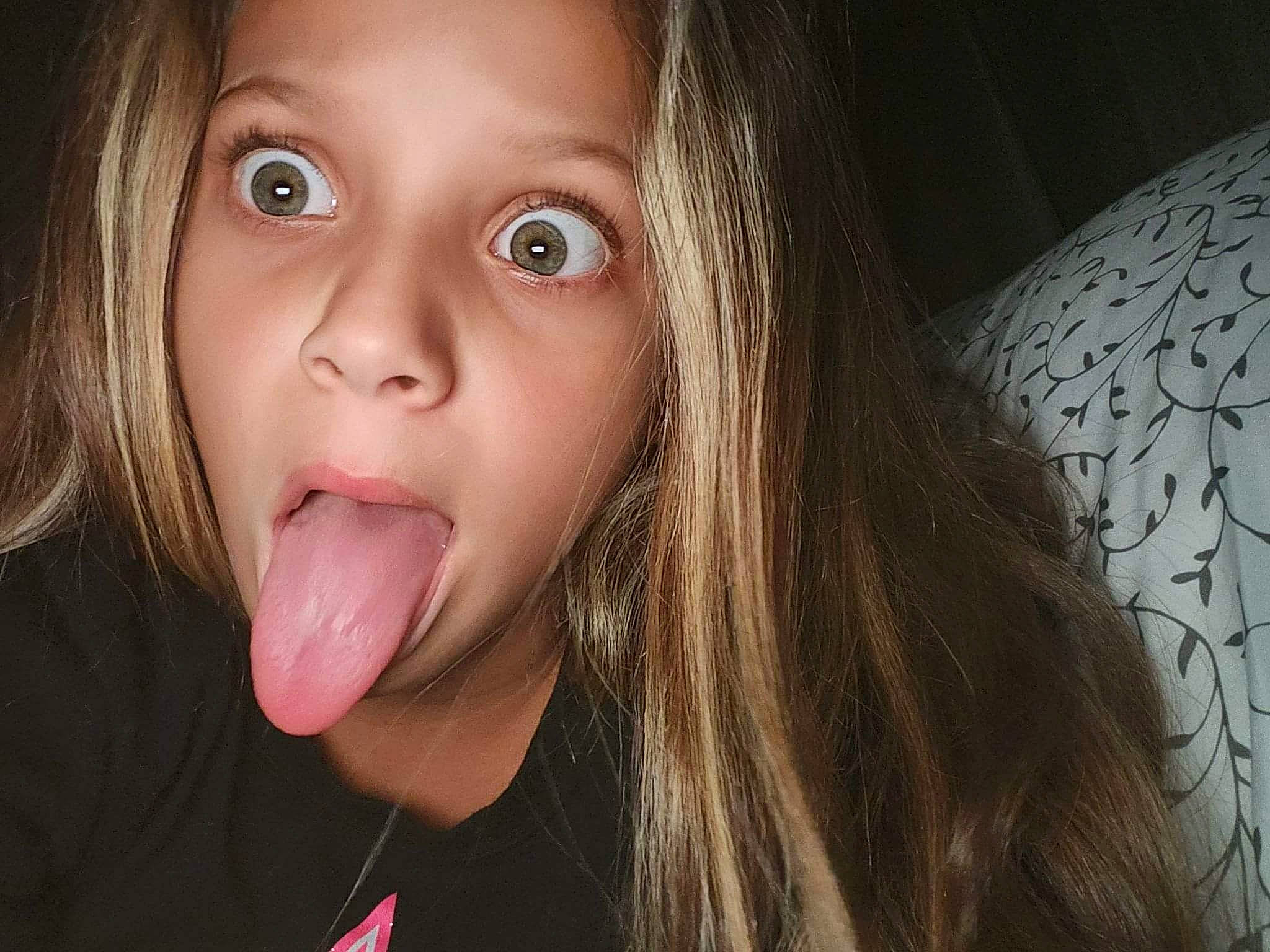 Heavenly is registered to the contest to win money with this photo: cheek, chin, ear, eye, eyebrow, eyelash, flash_photography, gesture, hair, happy, human_body, iris, jaw, lip, mouth, neck, nose, person, skin, surprise