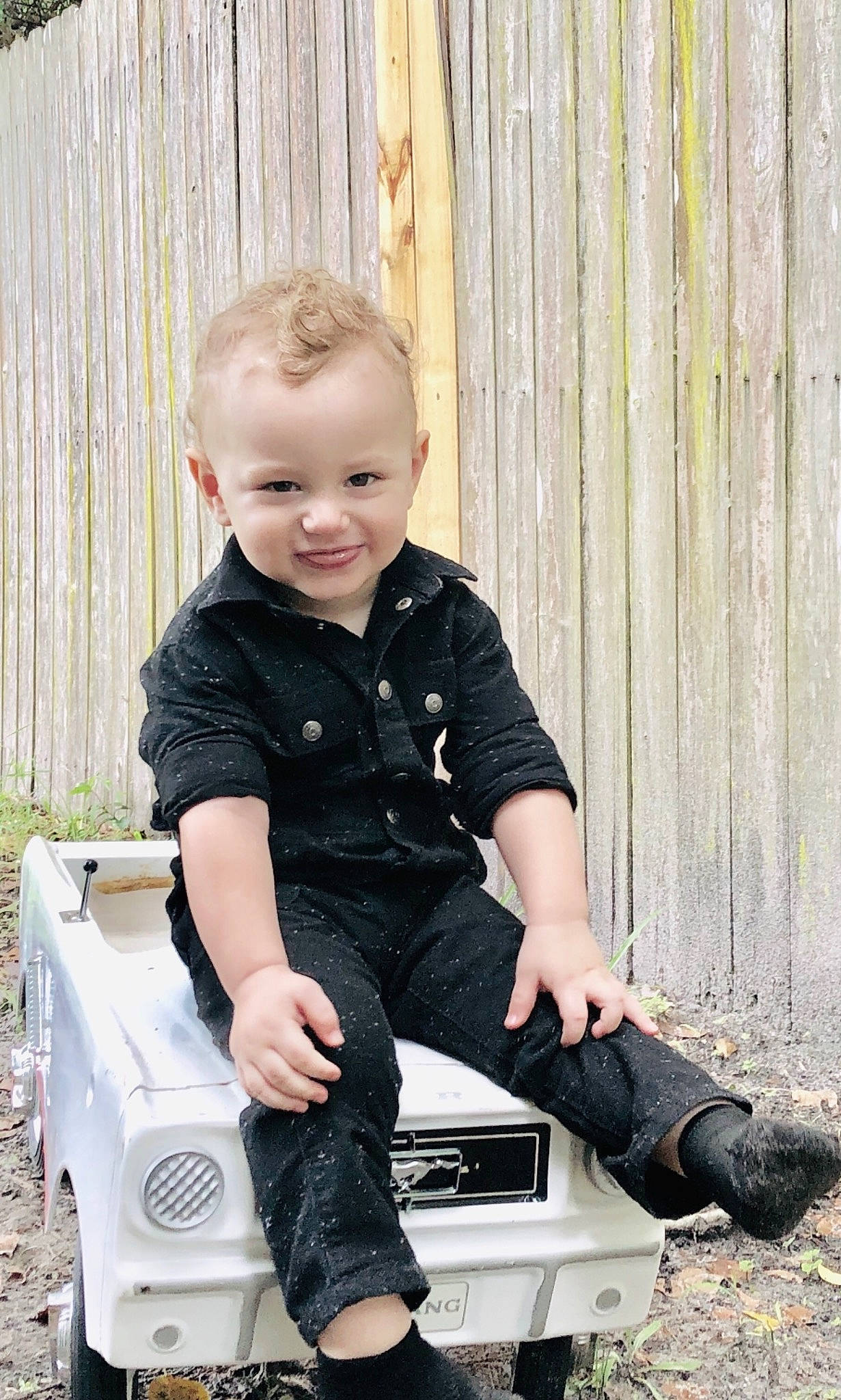 Atreyu is registered to the contest to win money with this photo: blond, child, child_model, joy, person, photography, play, sitting, smile, toddler