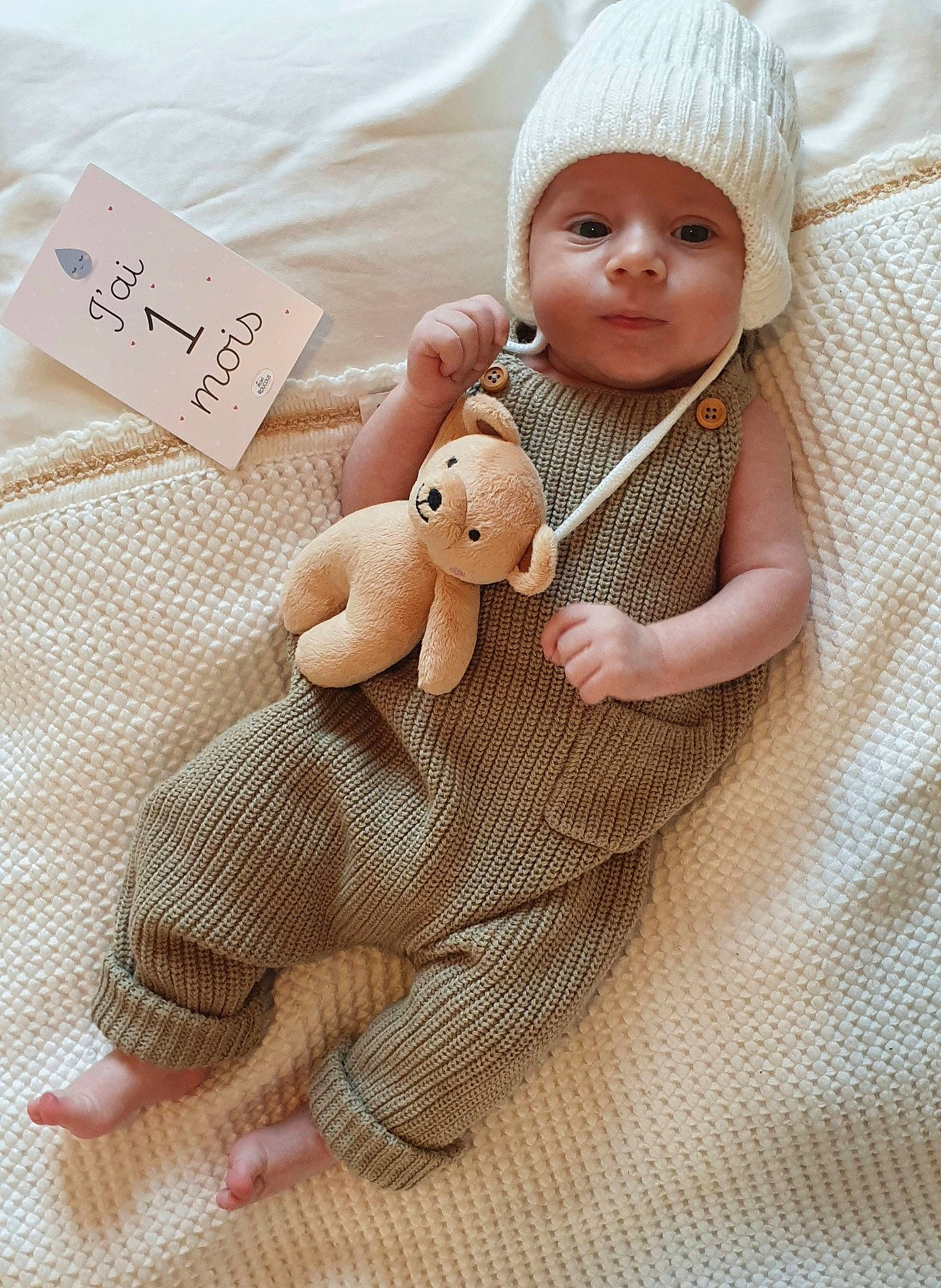 Marcus a rejoint le concours — aidez-le/la à gagner de superbes lots ! baby, baby_toddler_clothing, cap, child, comfort, doll, fawn, finger, foot, headwear, joint, linens, nail, person, pink, product, skin, thumb, toddler, toy