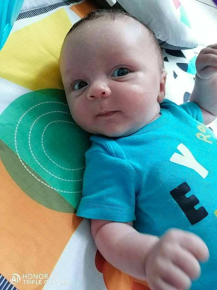 Hayden participe au concours pour gagner de l'argent avec cette photo : baby, child, person, skin, smile, toddler