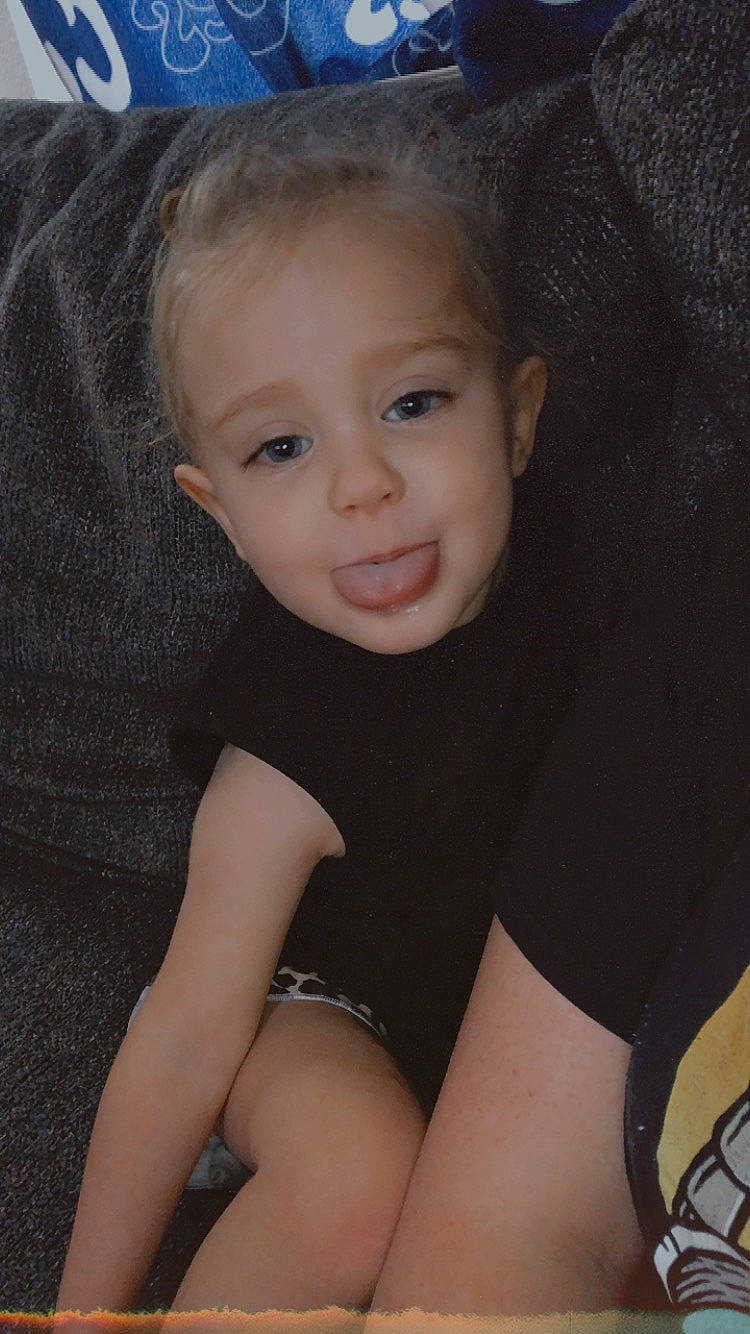 Haisley joined the competition — help win amazing prizes! arm, cheek, chin, eye, eyebrow, eyelash, flash_photography, hair, head, human_body, iris, lip, neck, nose, person, skin, sleeve, smile, t_shirt, thigh