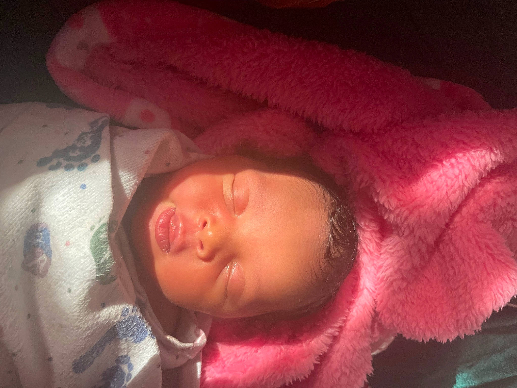 Des'Mariah is registered to the contest to win money with this photo: baby, baby_toddler_clothing, bedtime, cheek, child, comfort, ear, eyebrow, finger, happy, human_body, iris, lip, magenta, mouth, nose, person, pink, skin, smile
