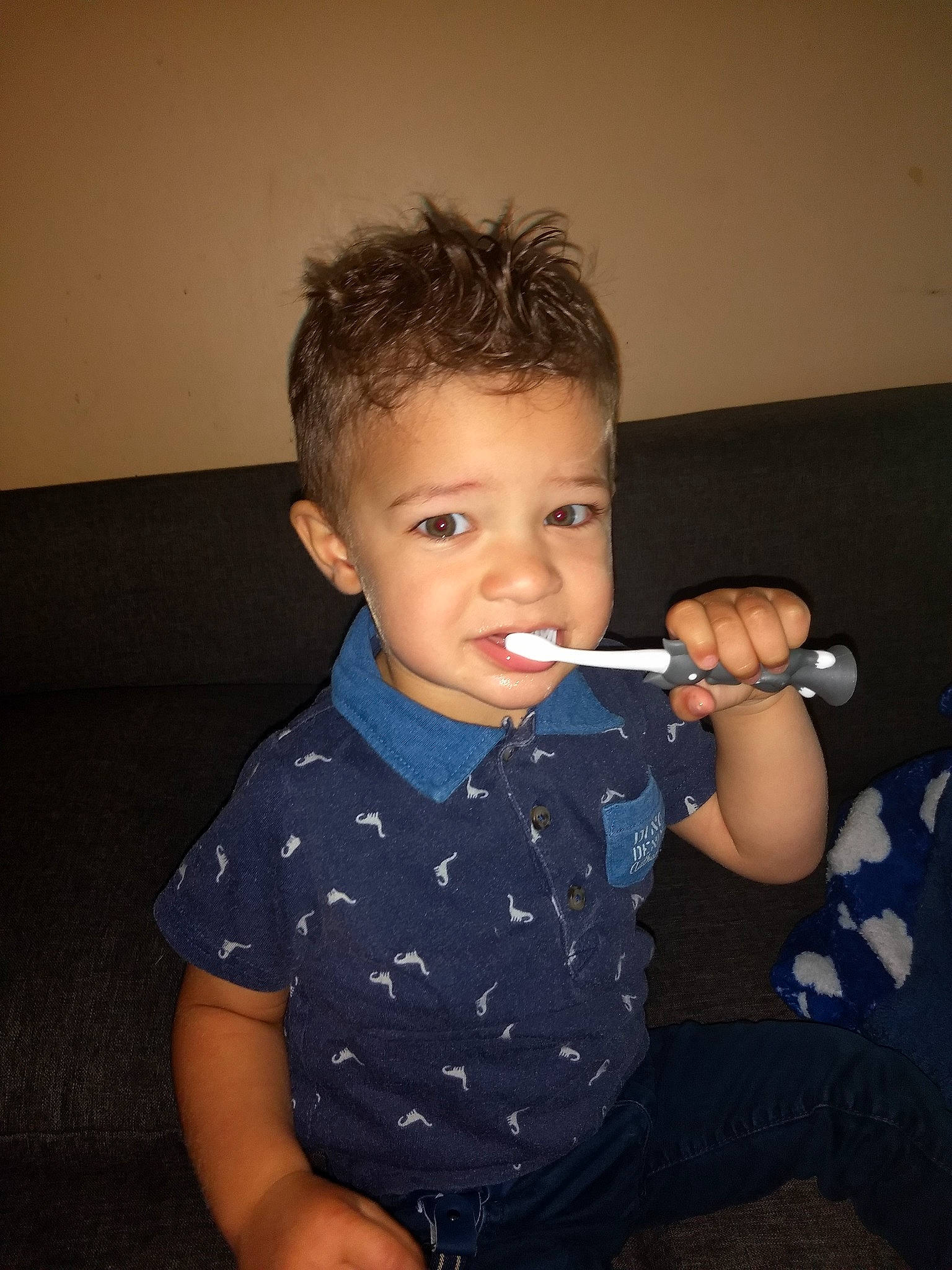 Timéo a rejoint le concours — aidez-le/la à gagner de superbes lots ! arm, baby, cheek, child, chin, finger, joy, male, neck, nose, person, sitting, toddler, vacation