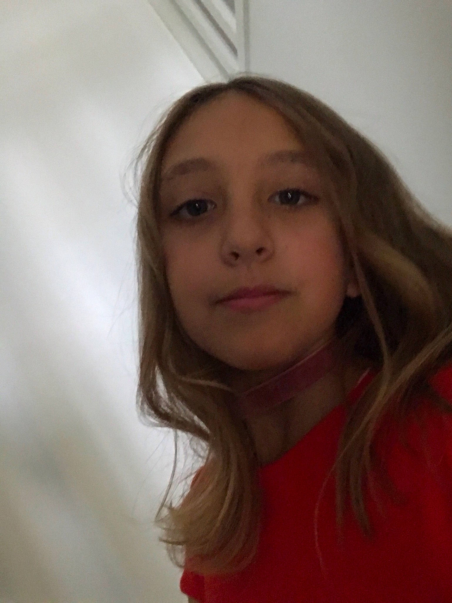 Selena participe au concours pour gagner de l'argent avec cette photo : beauty, blond, brown_hair, cheek, chin, eye, eyebrow, face, forehead, hair, hairstyle, head, iris, lady, lip, long_hair, mouth, nose, person, skin