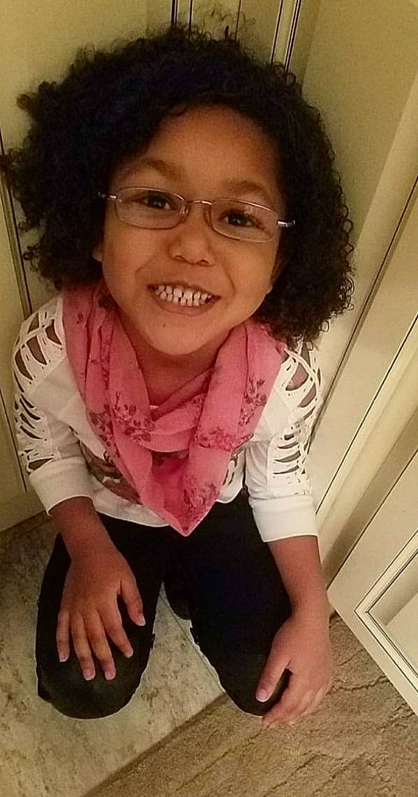 Paris joined the competition — help win amazing prizes! arm, cheek, chin, eye, face, facial_expression, forehead, glasses, hair, hairstyle, head, jaw, joy, lip, mouth, neck, nose, organ, person, skin