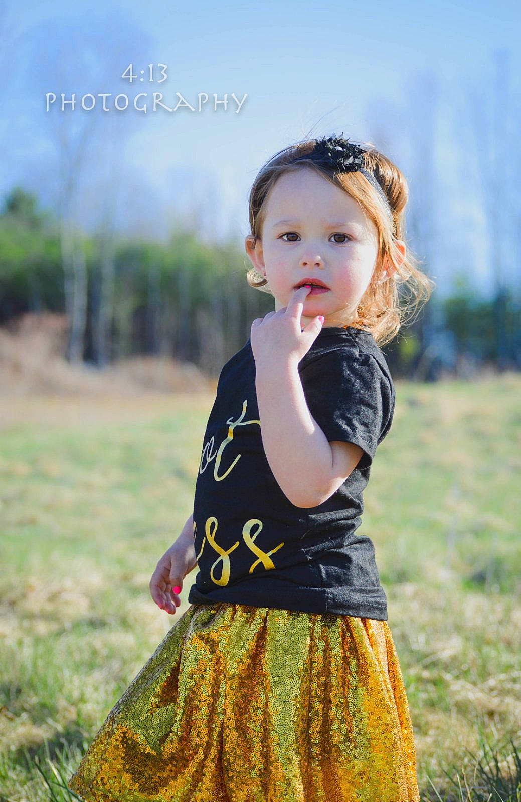 Emmeline is registered to the contest to win money with this photo: