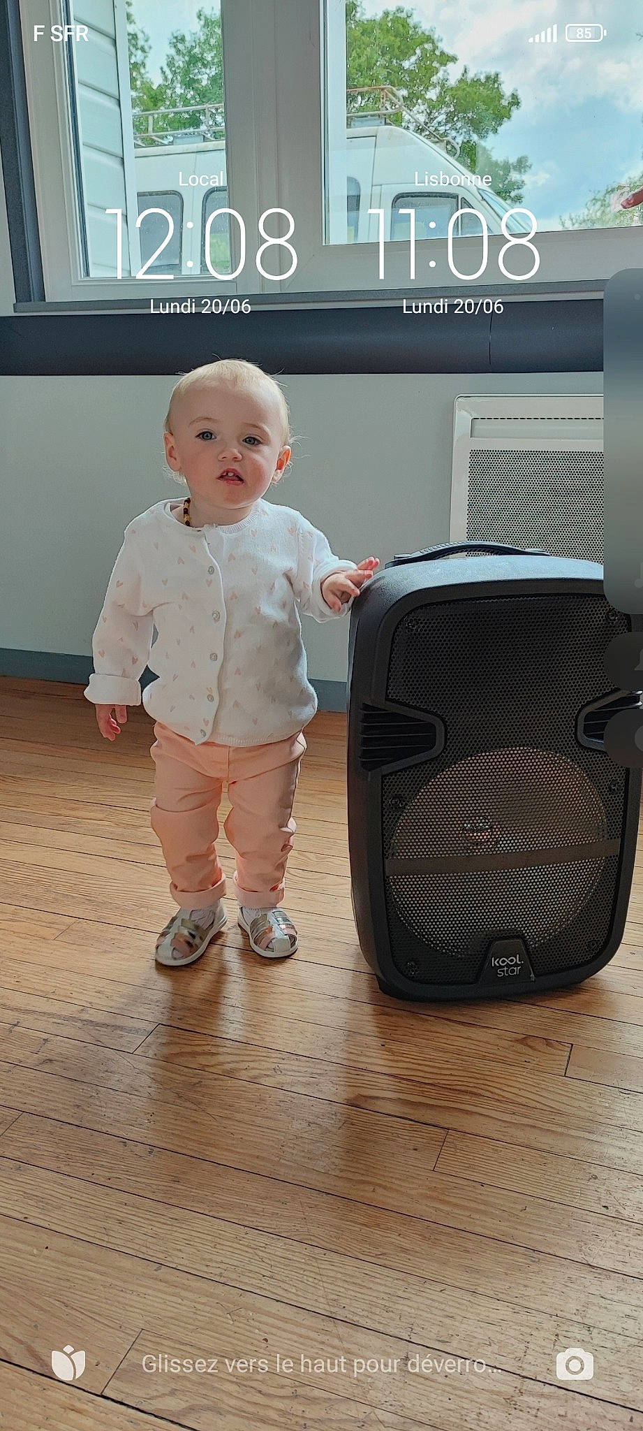 Oxana participe au concours pour gagner de l'argent avec cette photo : audio_equipment, baby, baby_products, baby_toddler_clothing, clothes_dryer, comfort, electronic_instrument, floor, flooring, gadget, hardwood, home_appliance, loudspeaker, output_device, person, room, sitting, sleeve, sound_box, toddler