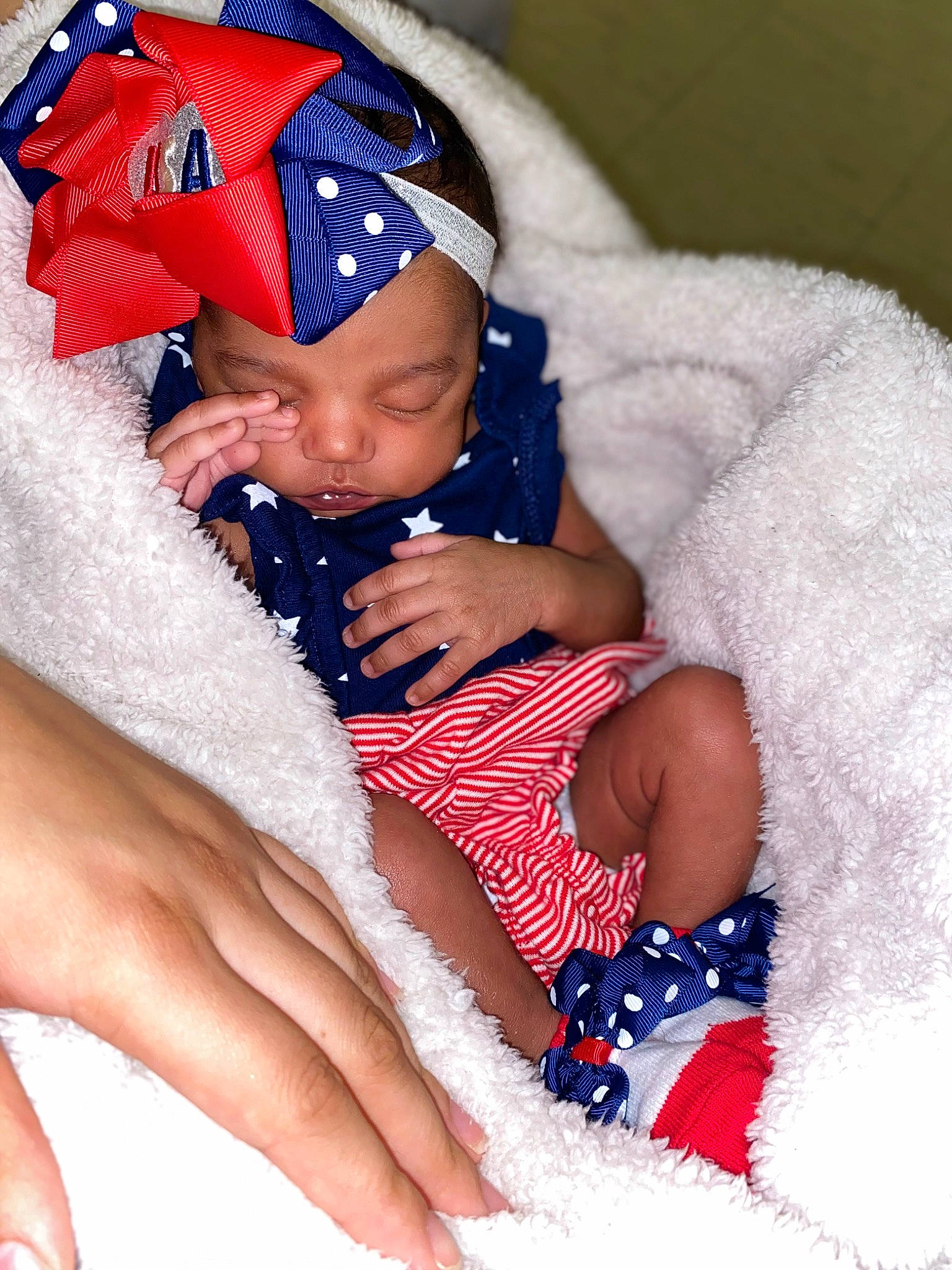 Haizlee is registered to the contest to win money with this photo: abdomen, arm, baby, baby_sleeping, baby_toddler_clothing, cap, child, comfort, finger, hand, headwear, human_body, linens, mouth, people, person, pink, product, skin, textile